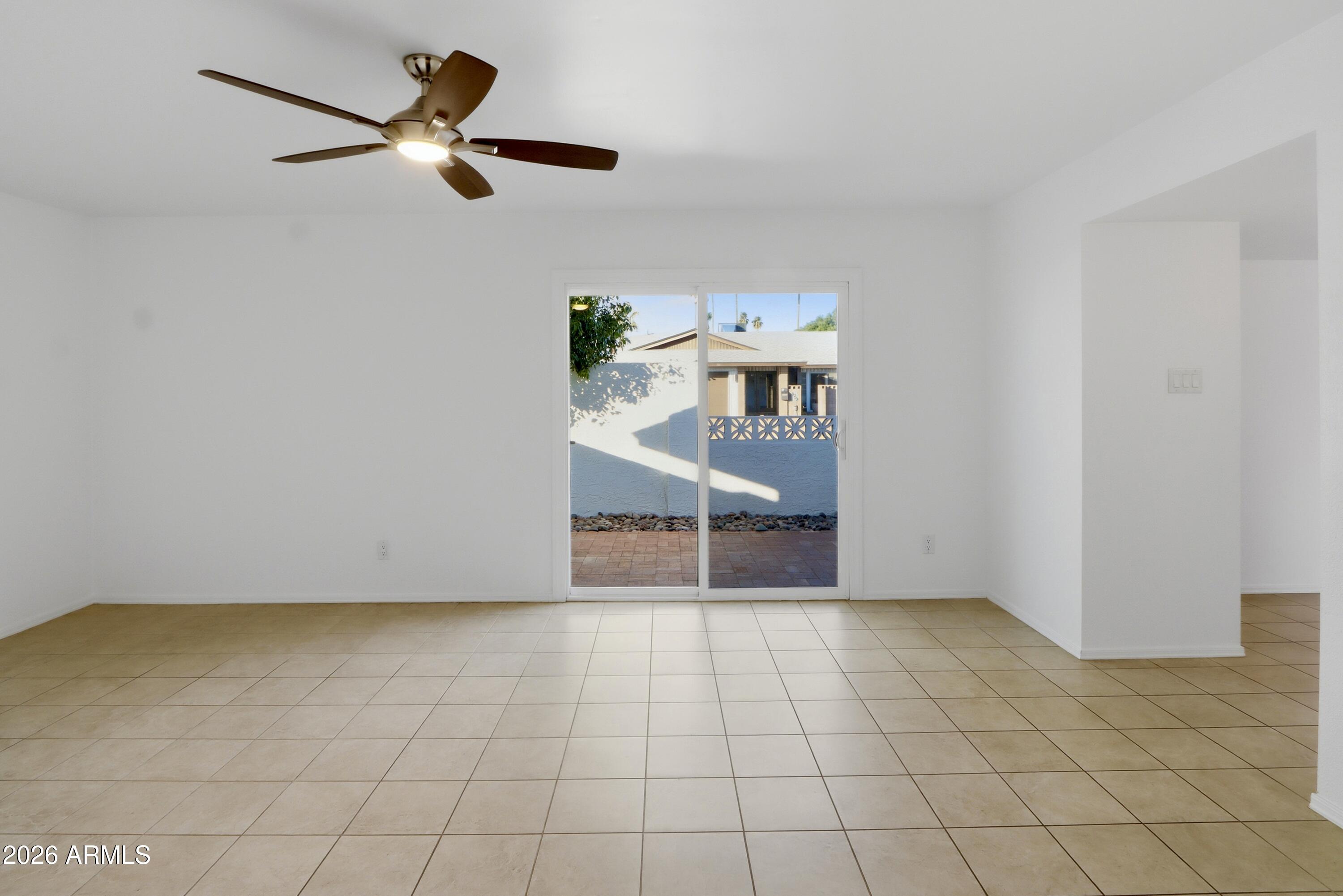 8721 E MULBERRY Street