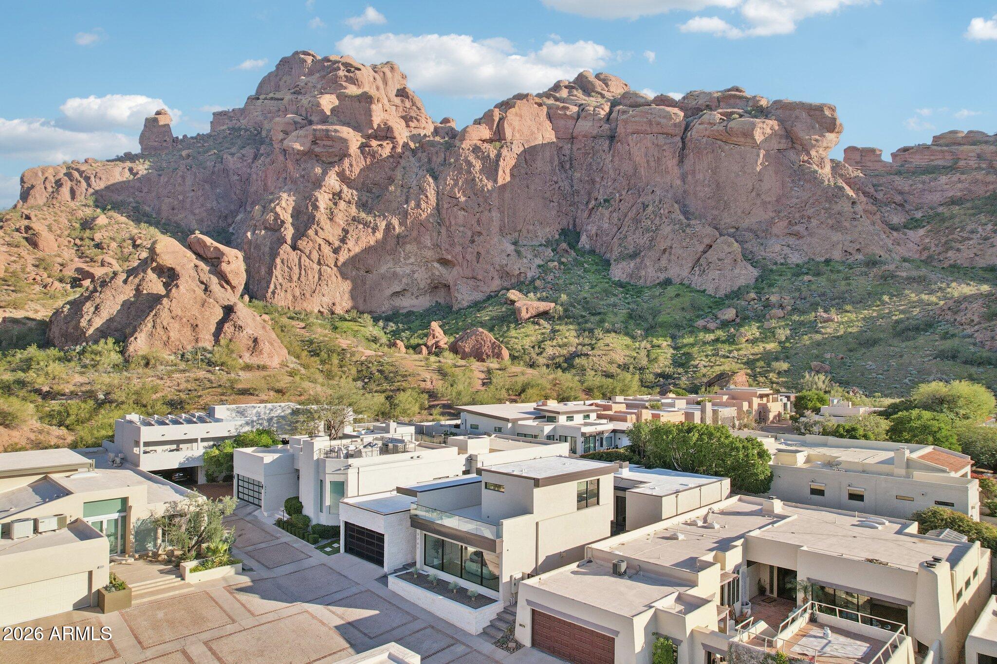 5761 N ECHO CANYON Circle