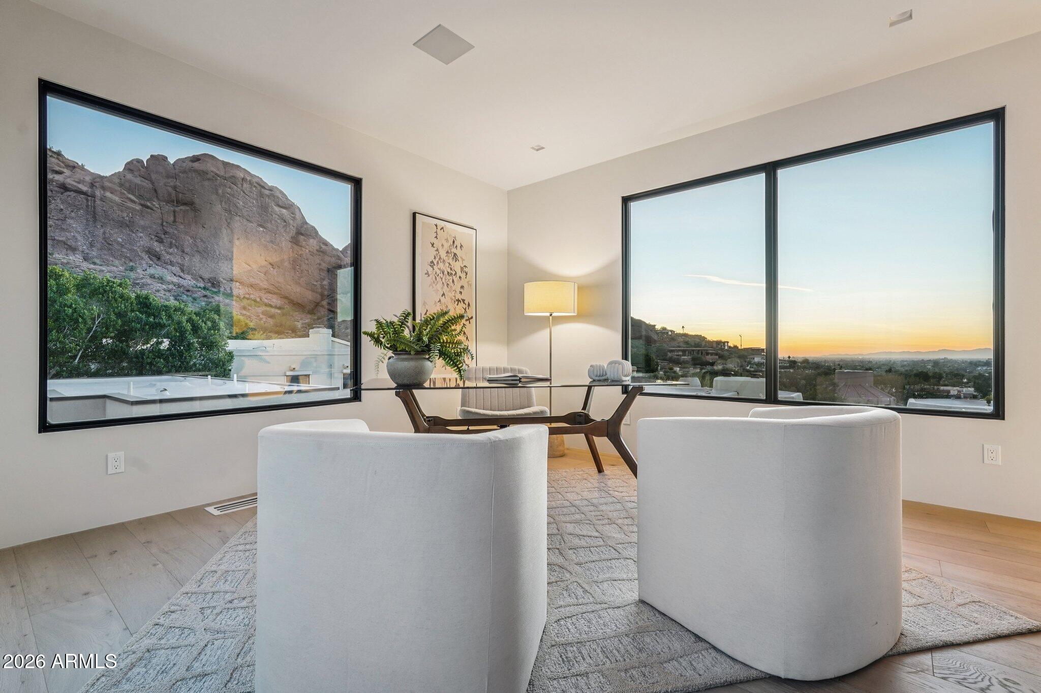 5761 N ECHO CANYON Circle