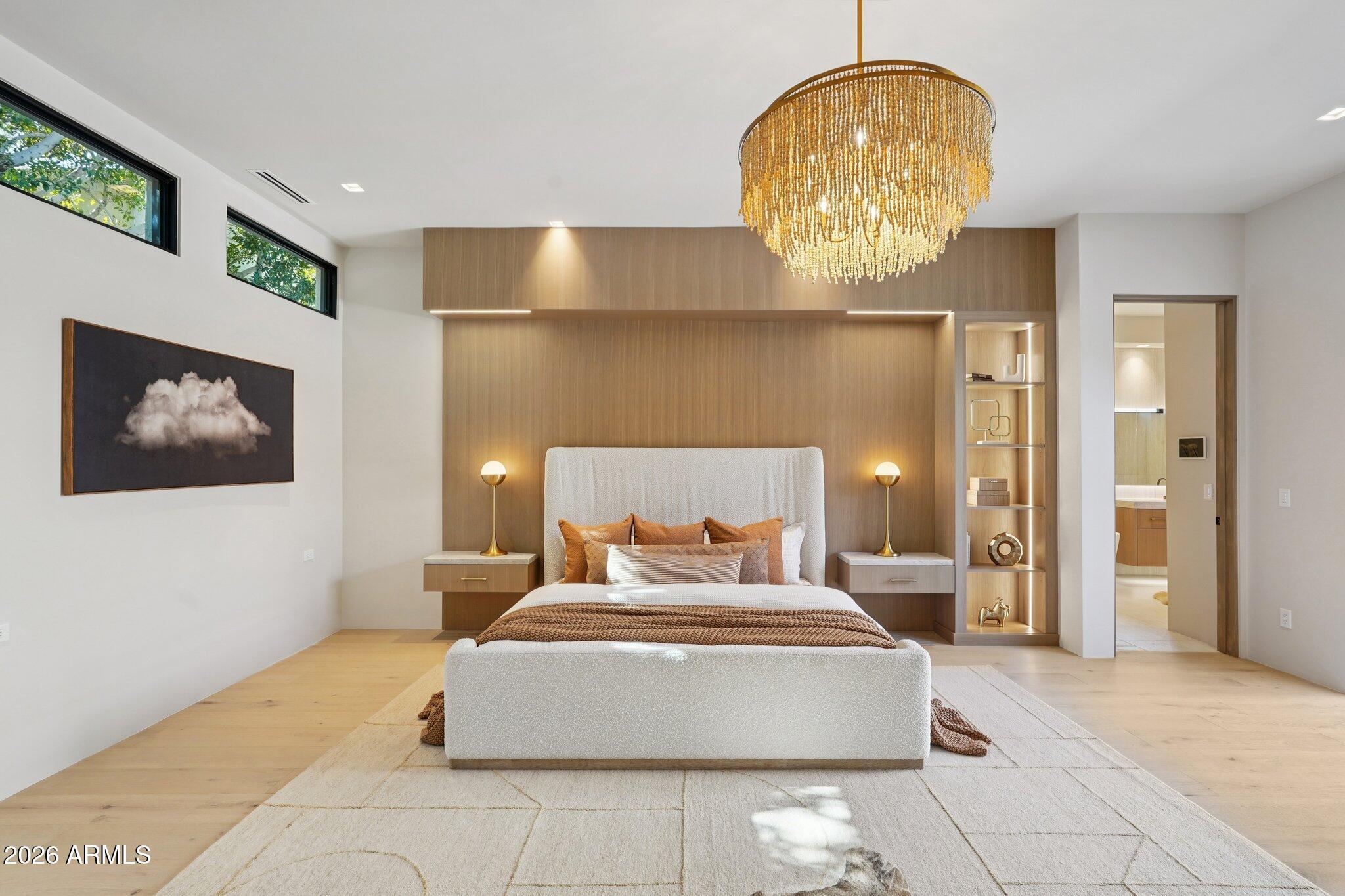 5761 N ECHO CANYON Circle