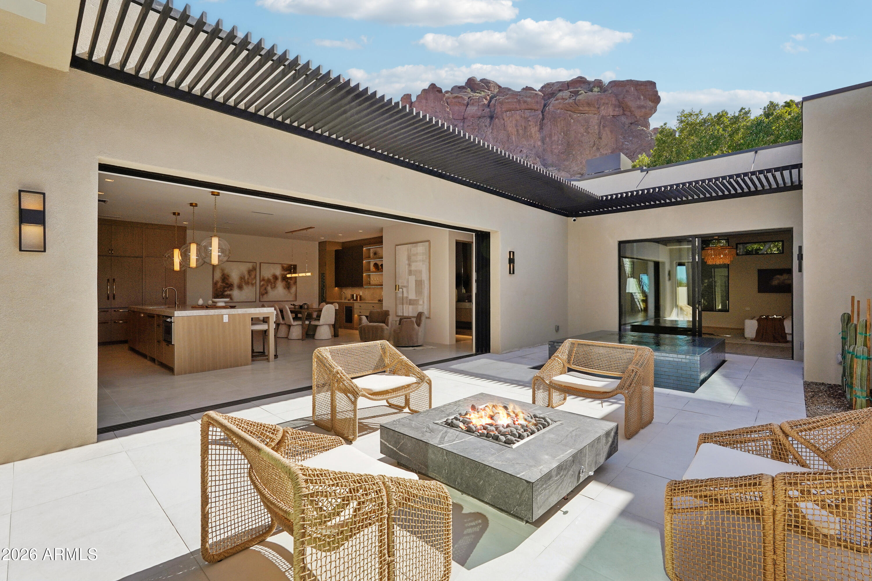 5761 N ECHO CANYON Circle