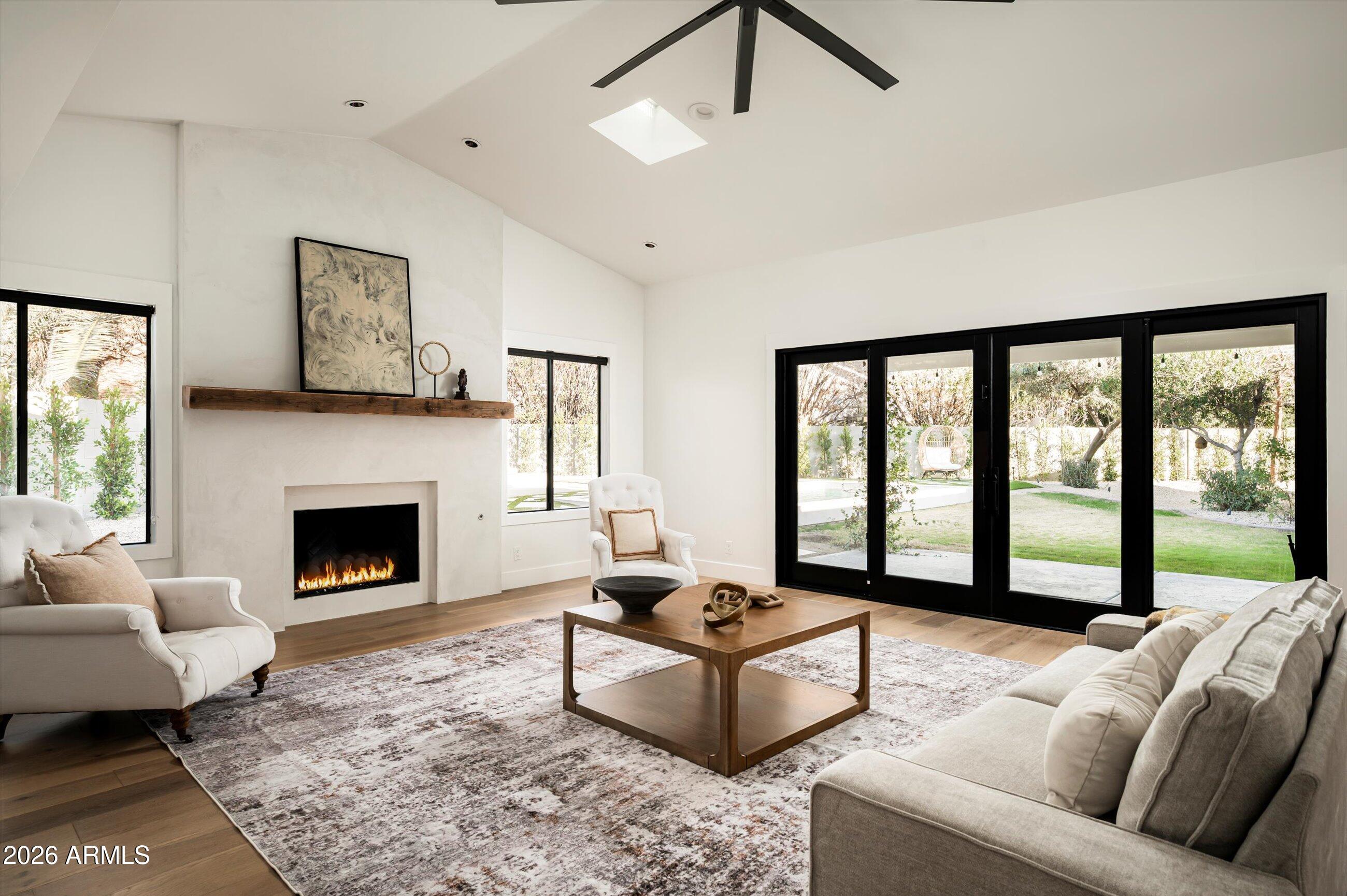 3612 E PIERSON Street