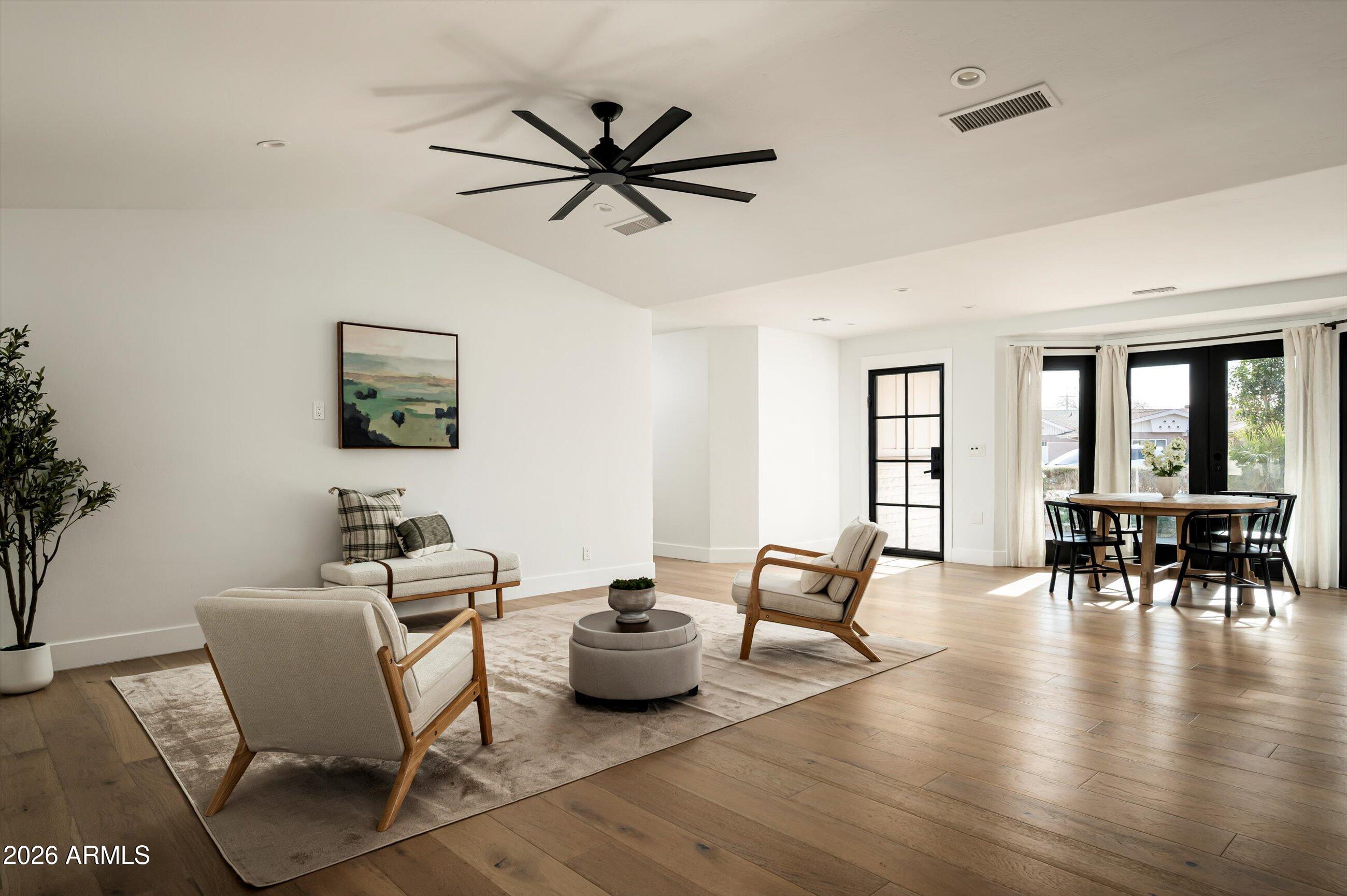 3612 E PIERSON Street