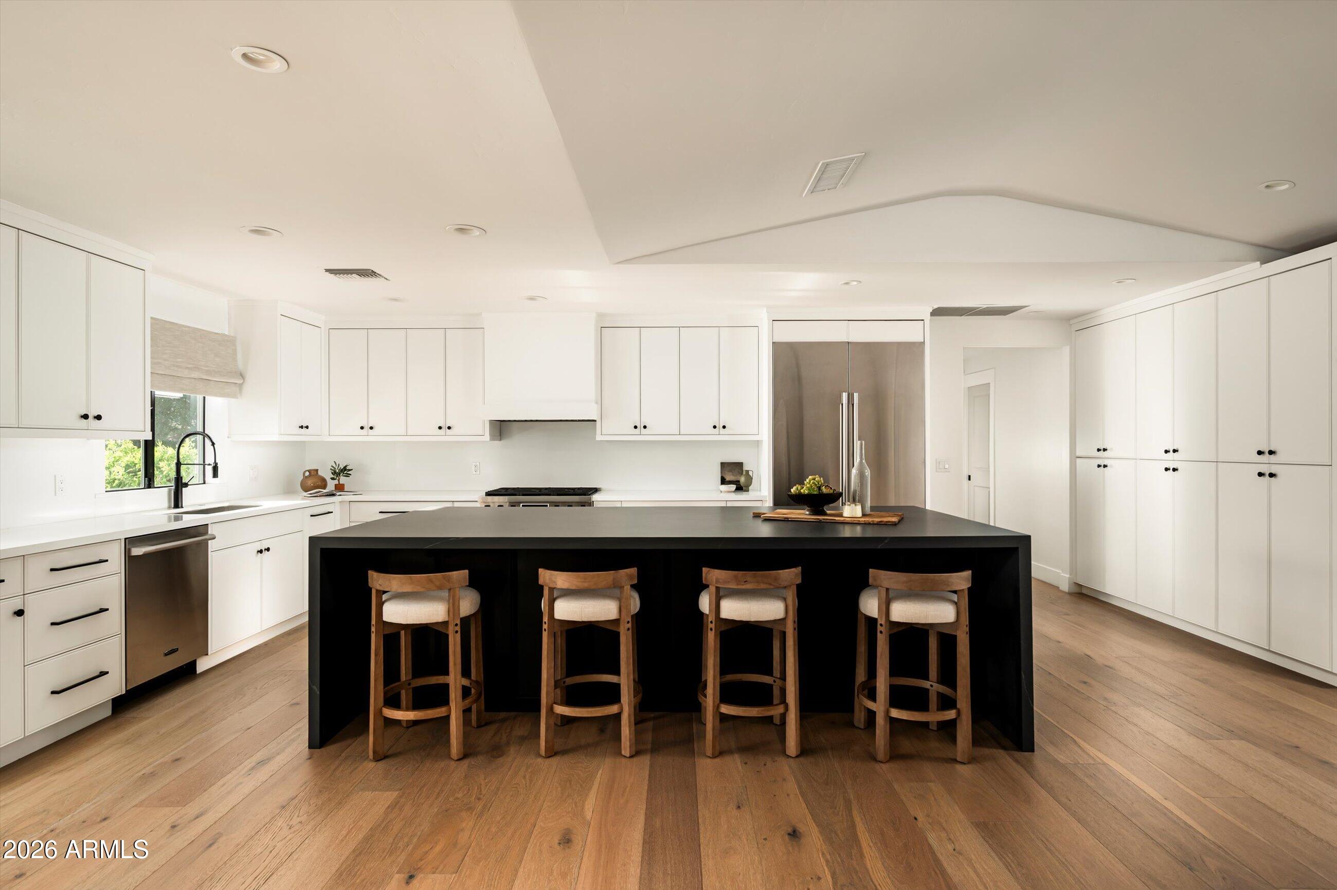 3612 E PIERSON Street