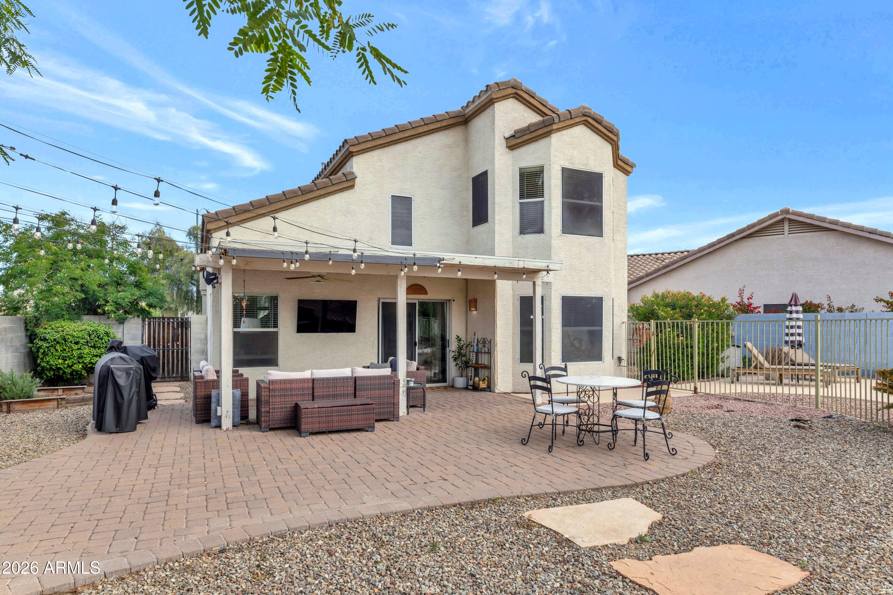 3021 E WAHALLA Lane