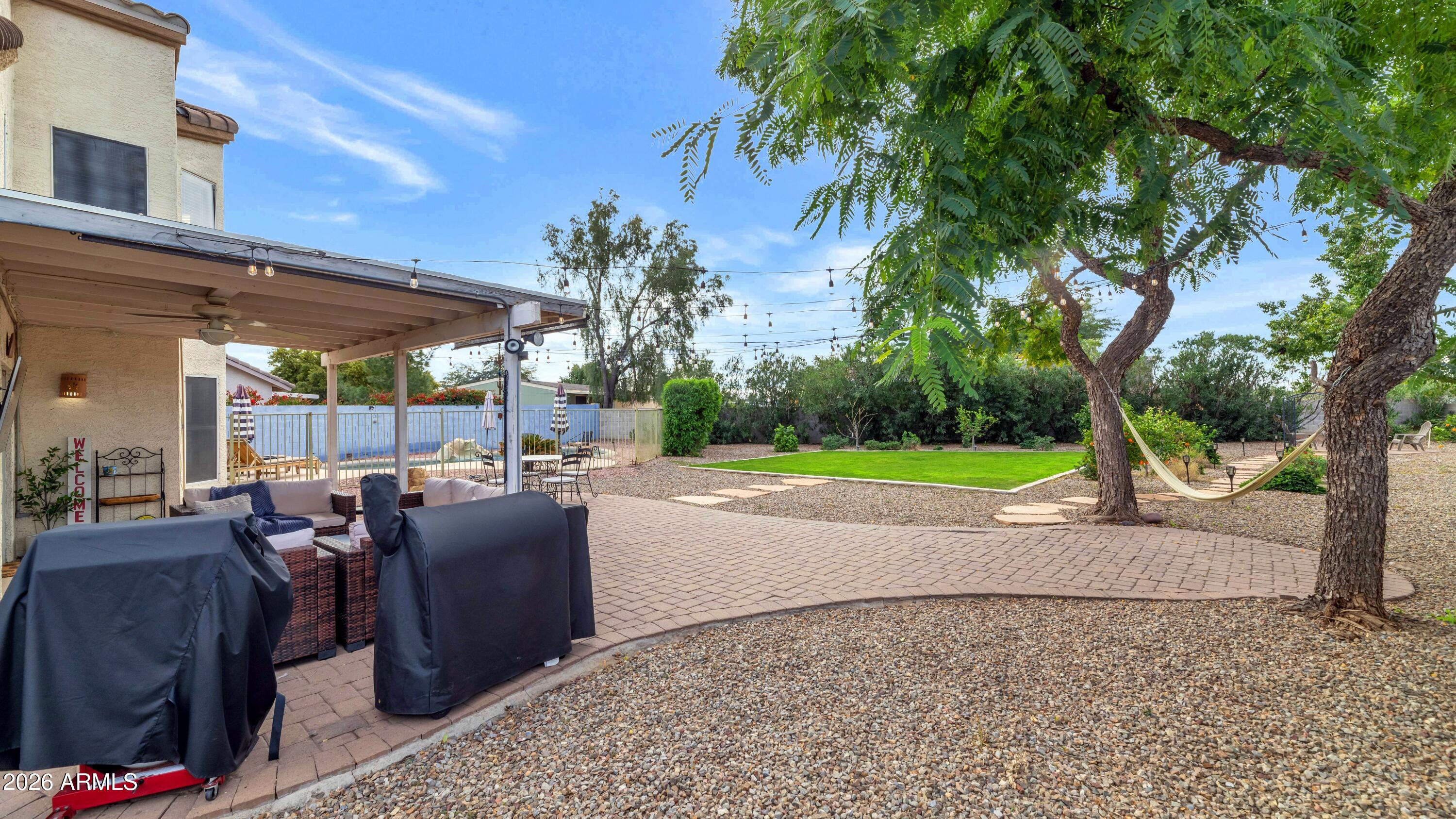 3021 E WAHALLA Lane