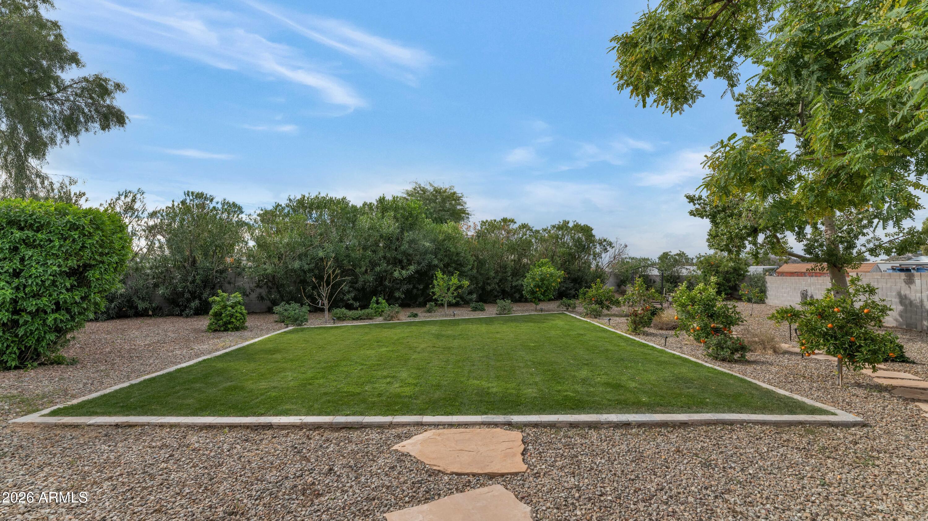 3021 E WAHALLA Lane