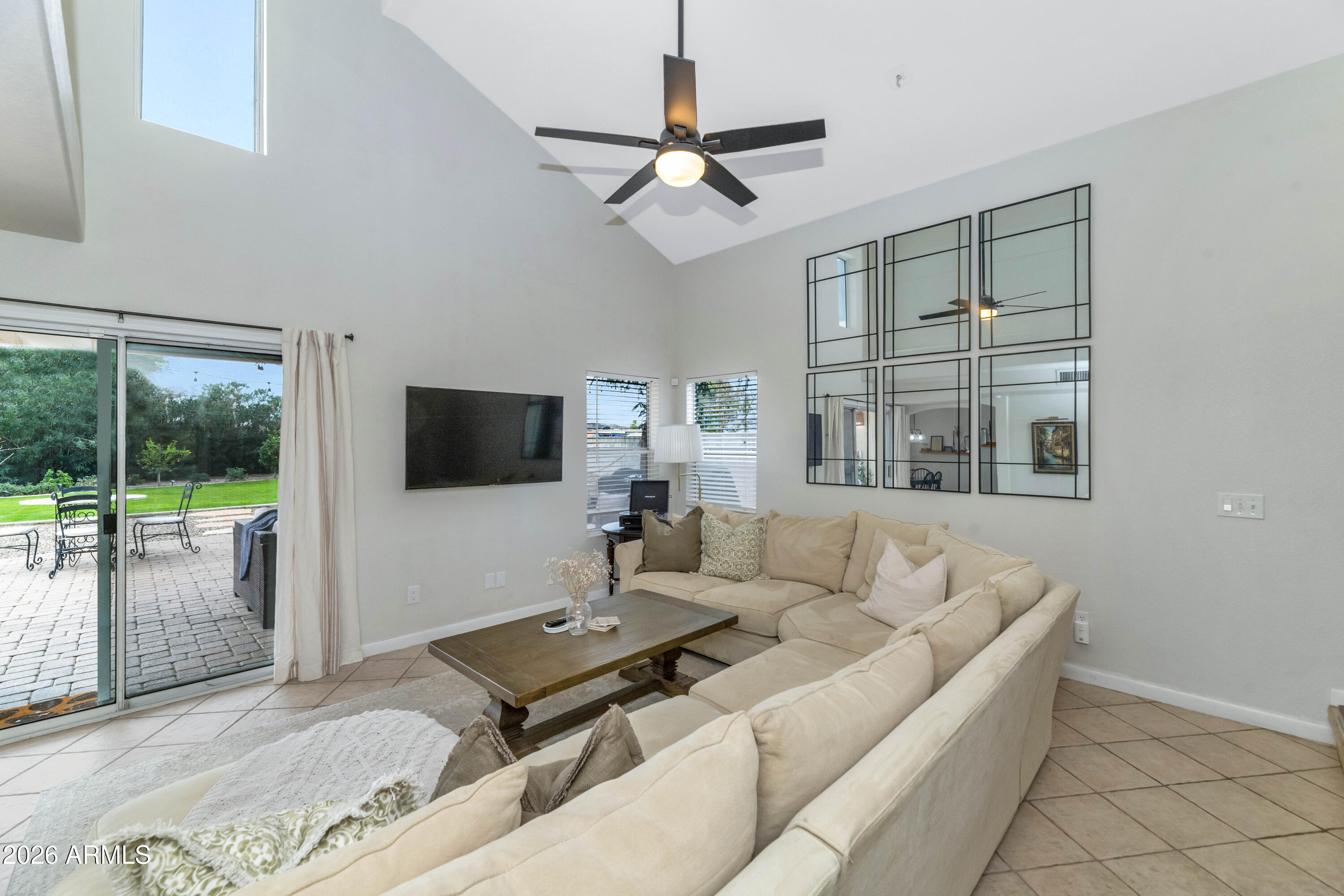 3021 E WAHALLA Lane