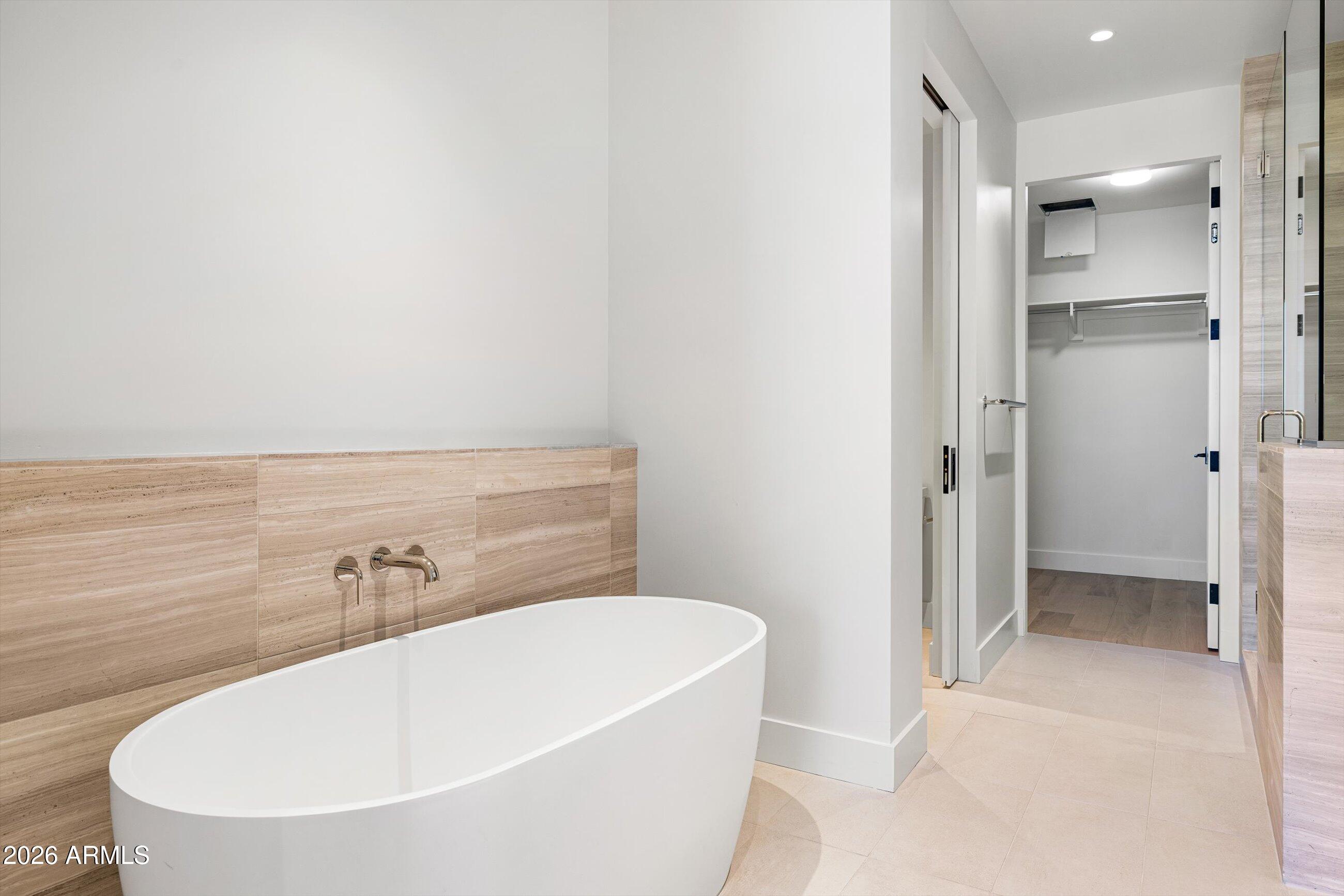 4849 N Camelback Ridge Road B104