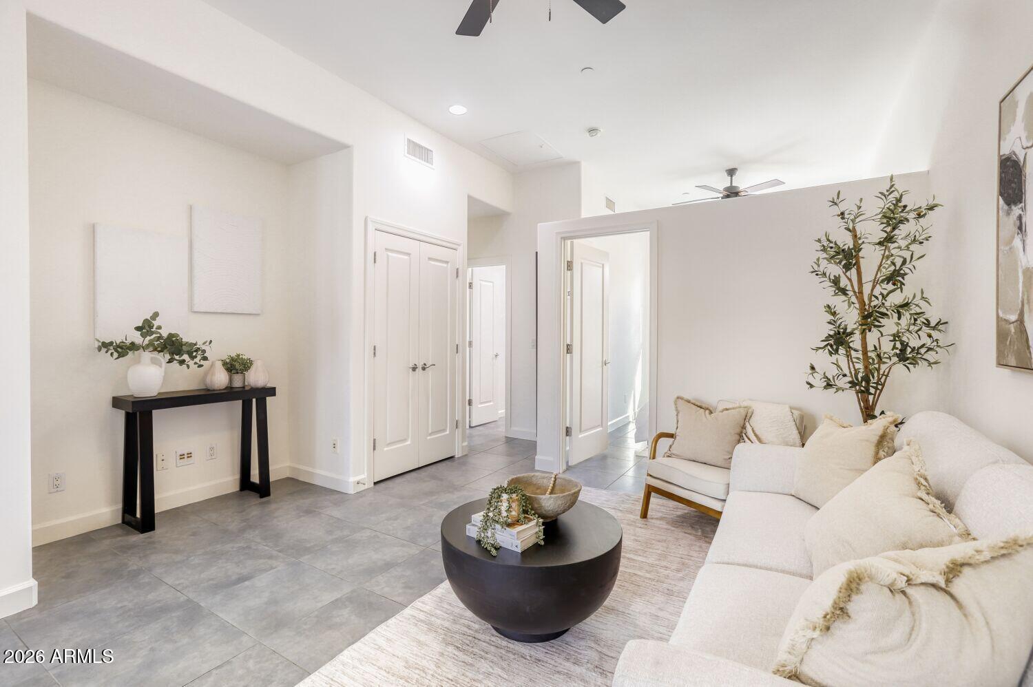 577 S ROOSEVELT Street