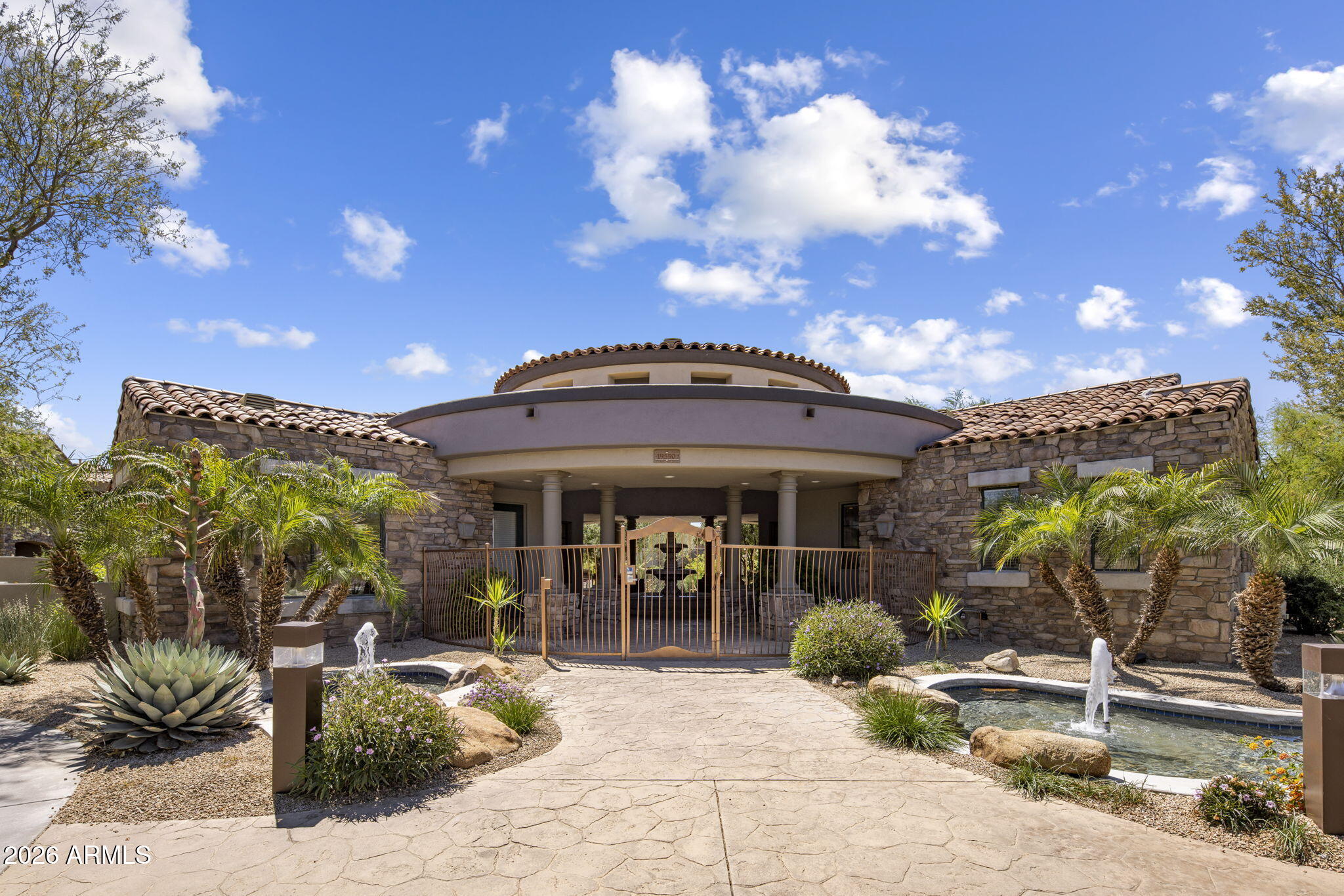 19550 N GRAYHAWK Drive 2011