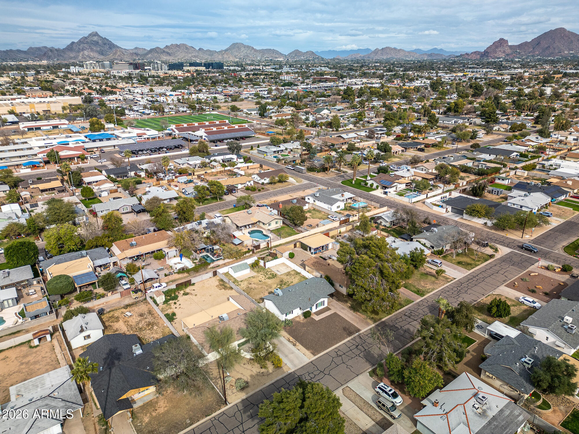 2030 E WHITTON Avenue