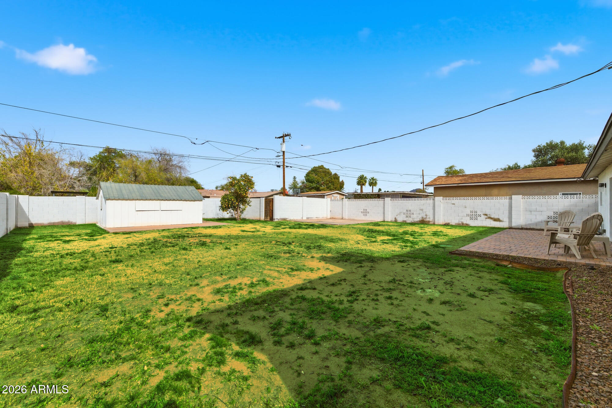 2030 E WHITTON Avenue