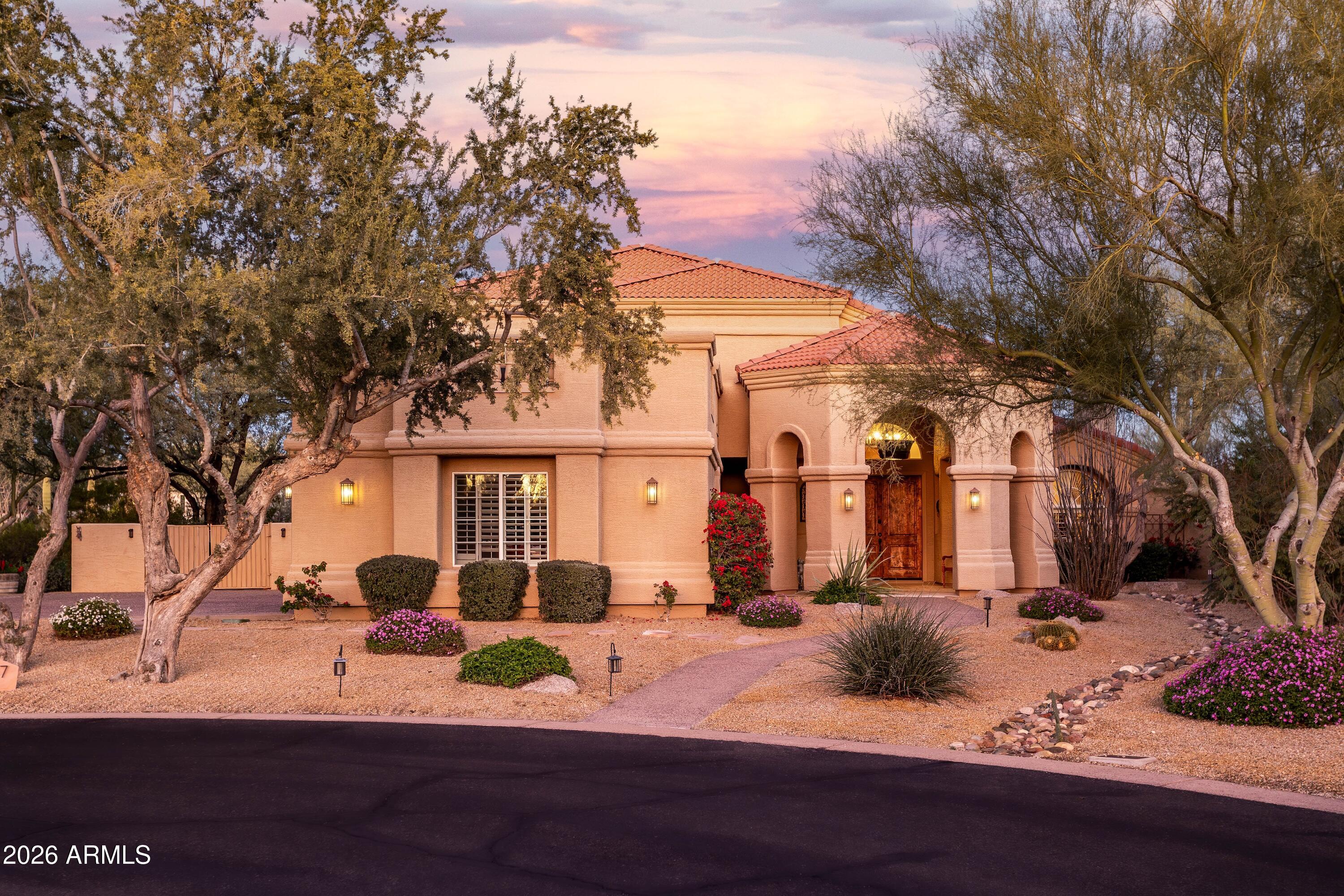 4727 E RANCHO CALIENTE Drive