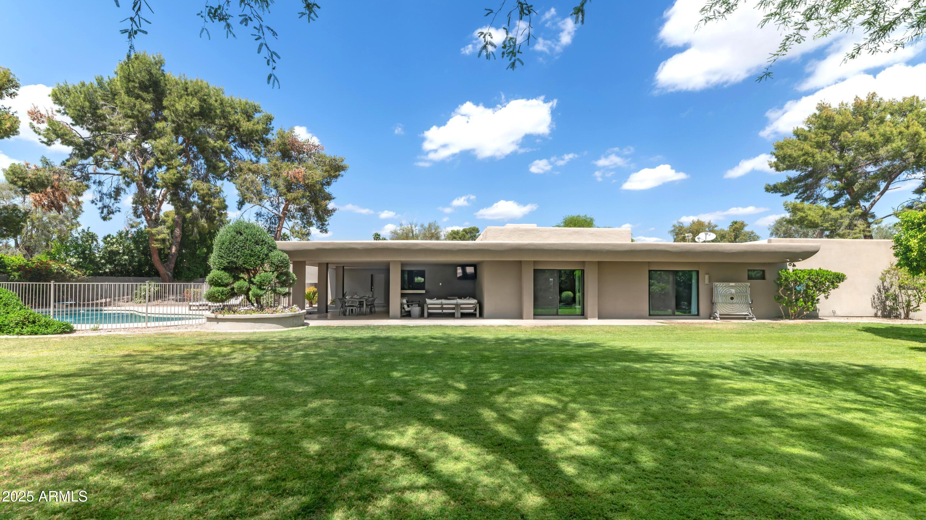 9829 N 49TH Place