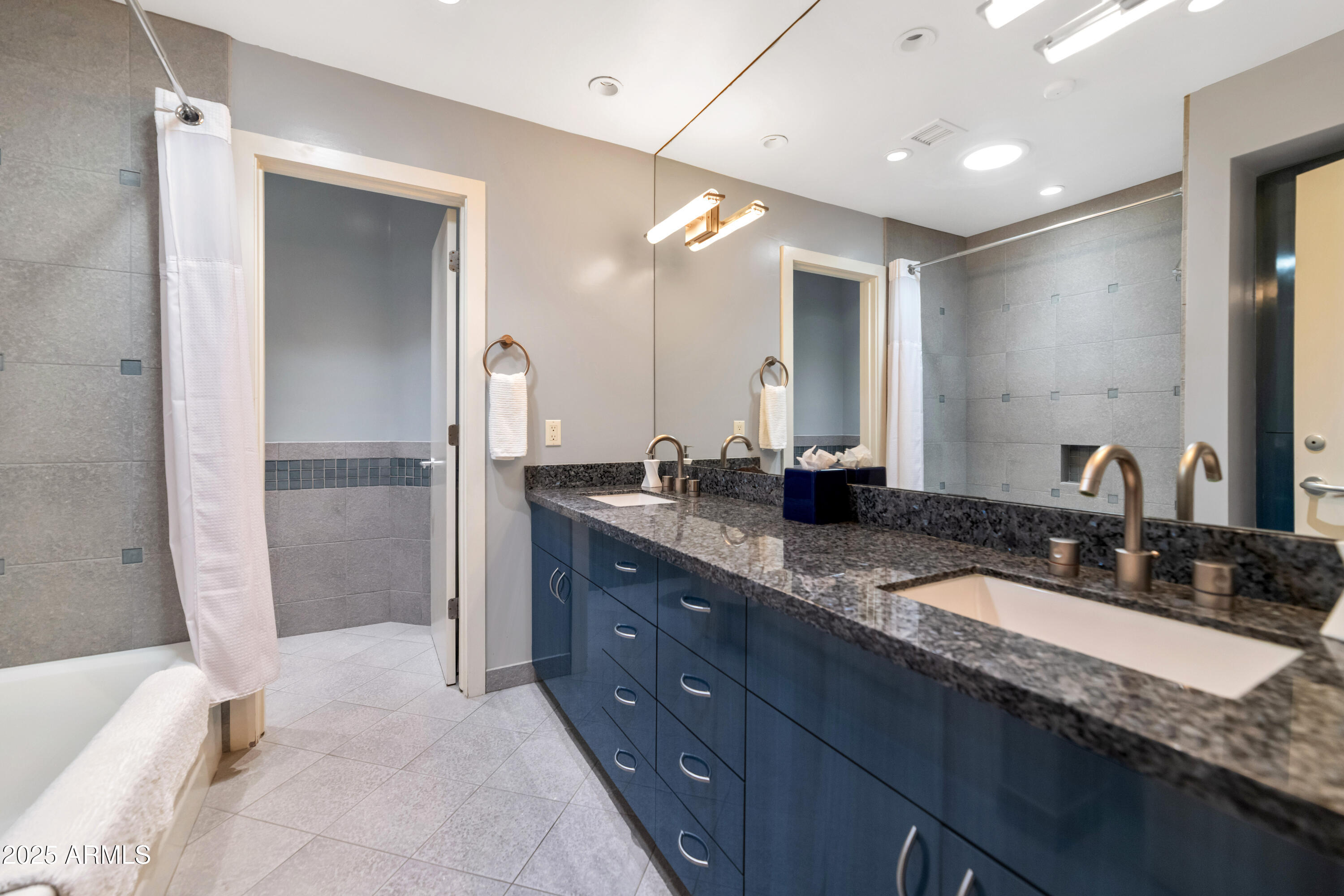 9829 N 49TH Place