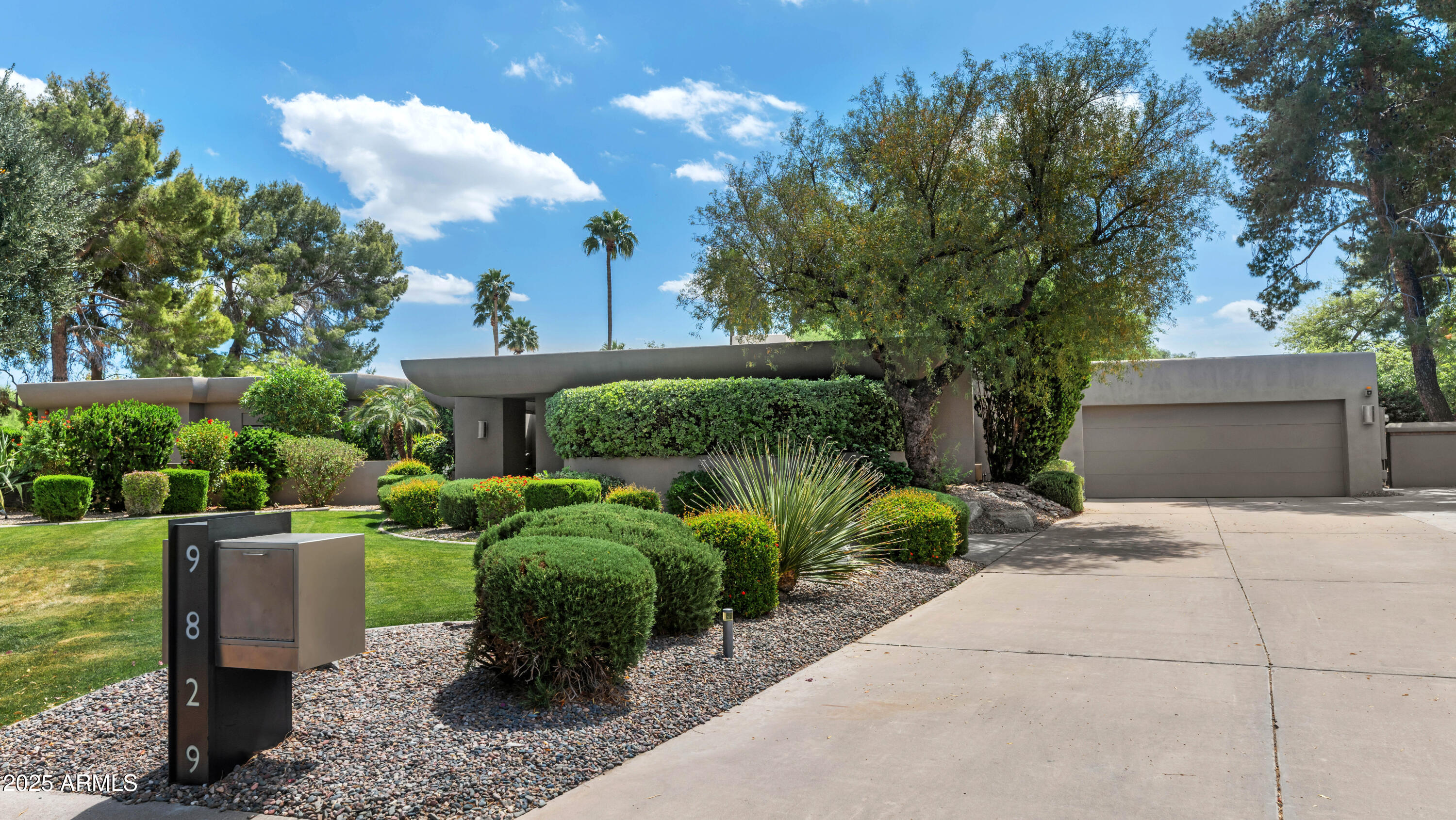 9829 N 49TH Place