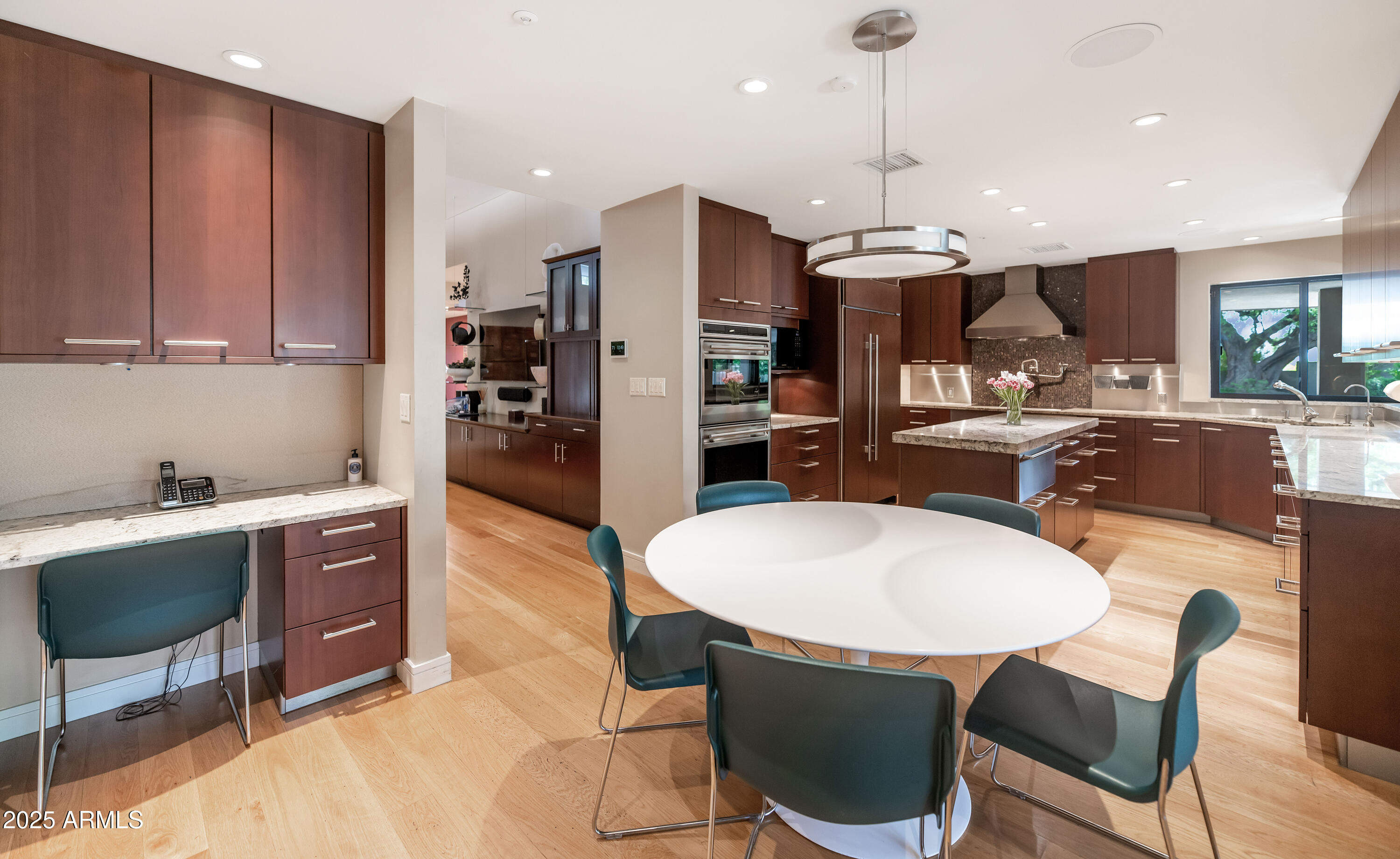9829 N 49TH Place