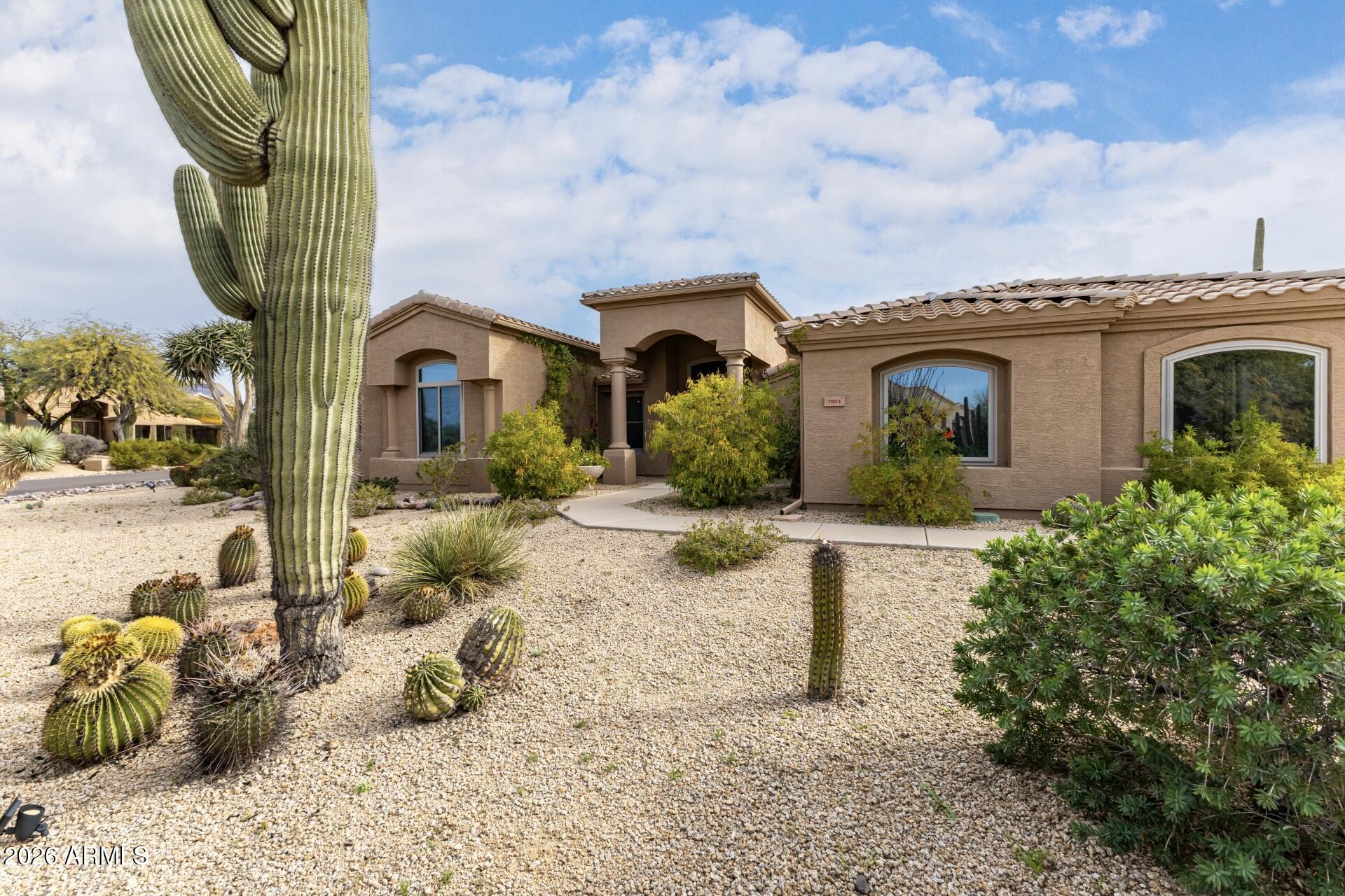 7025 E CARRIAGE TRAILS Drive