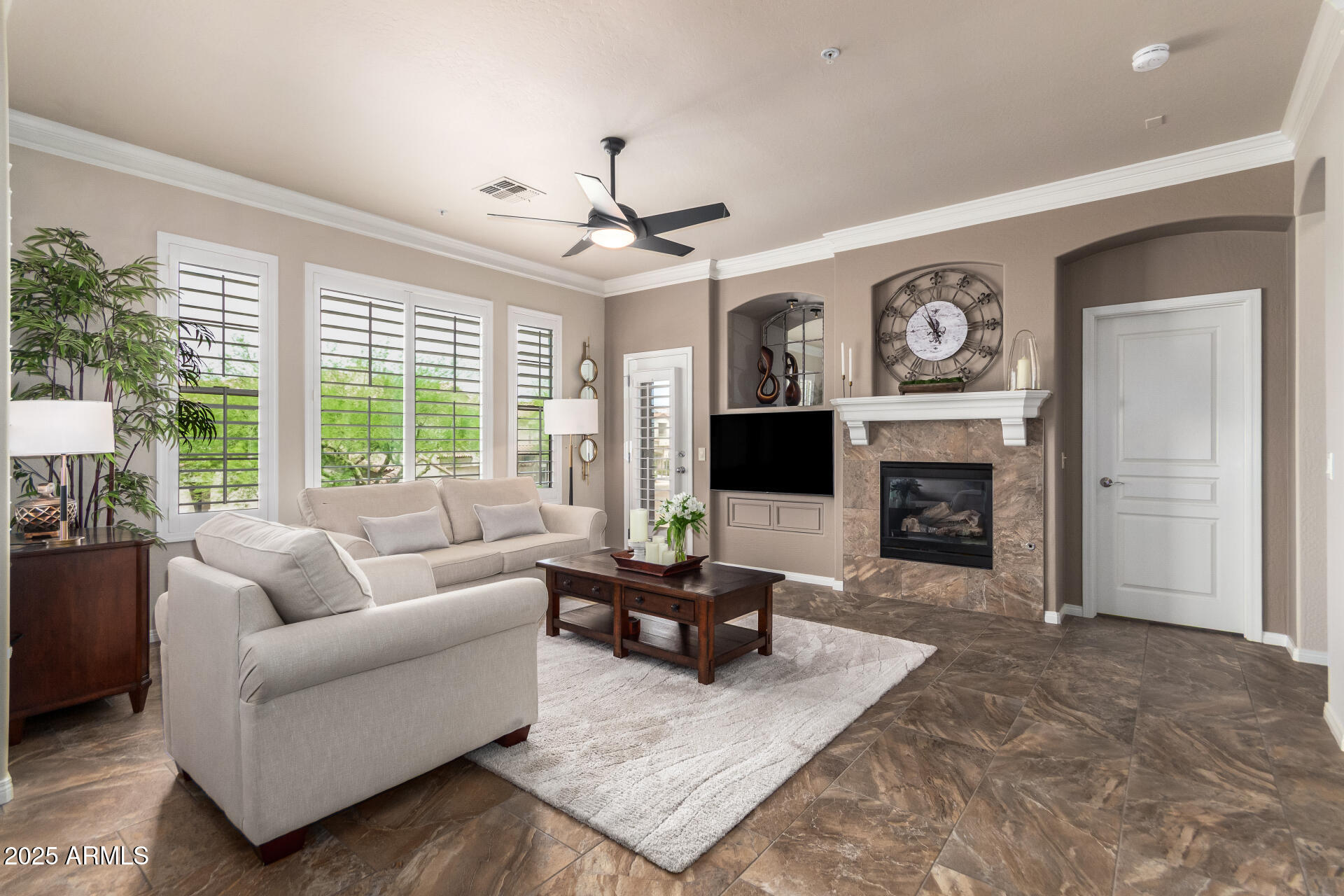 19475 N GRAYHAWK Drive 2121