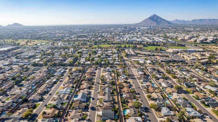 8302 E HEATHERBRAE Drive