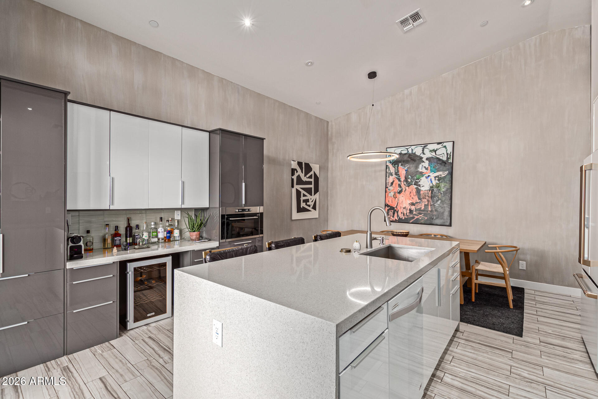 8302 E HEATHERBRAE Drive