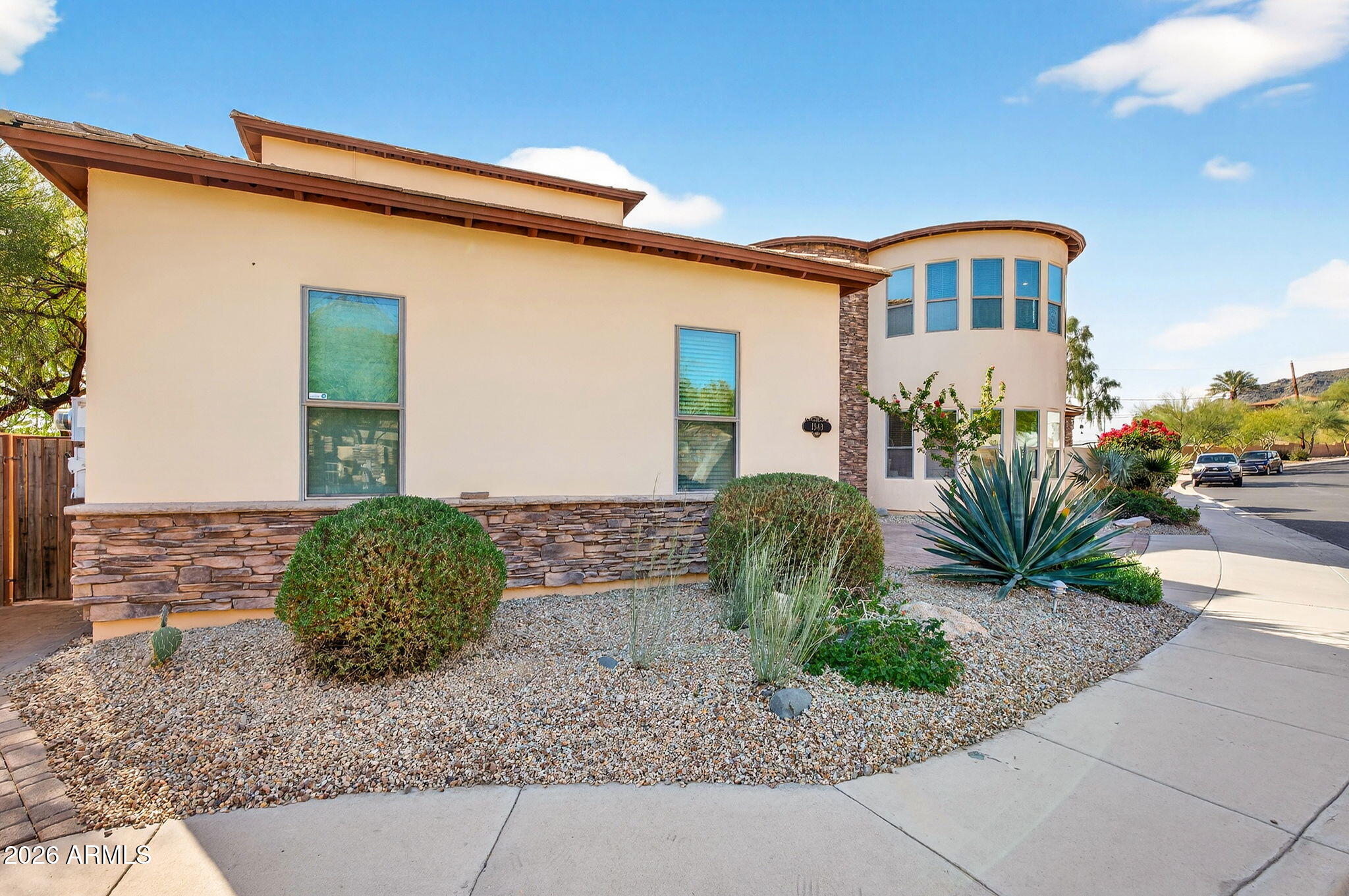 1343 E LUPINE Avenue