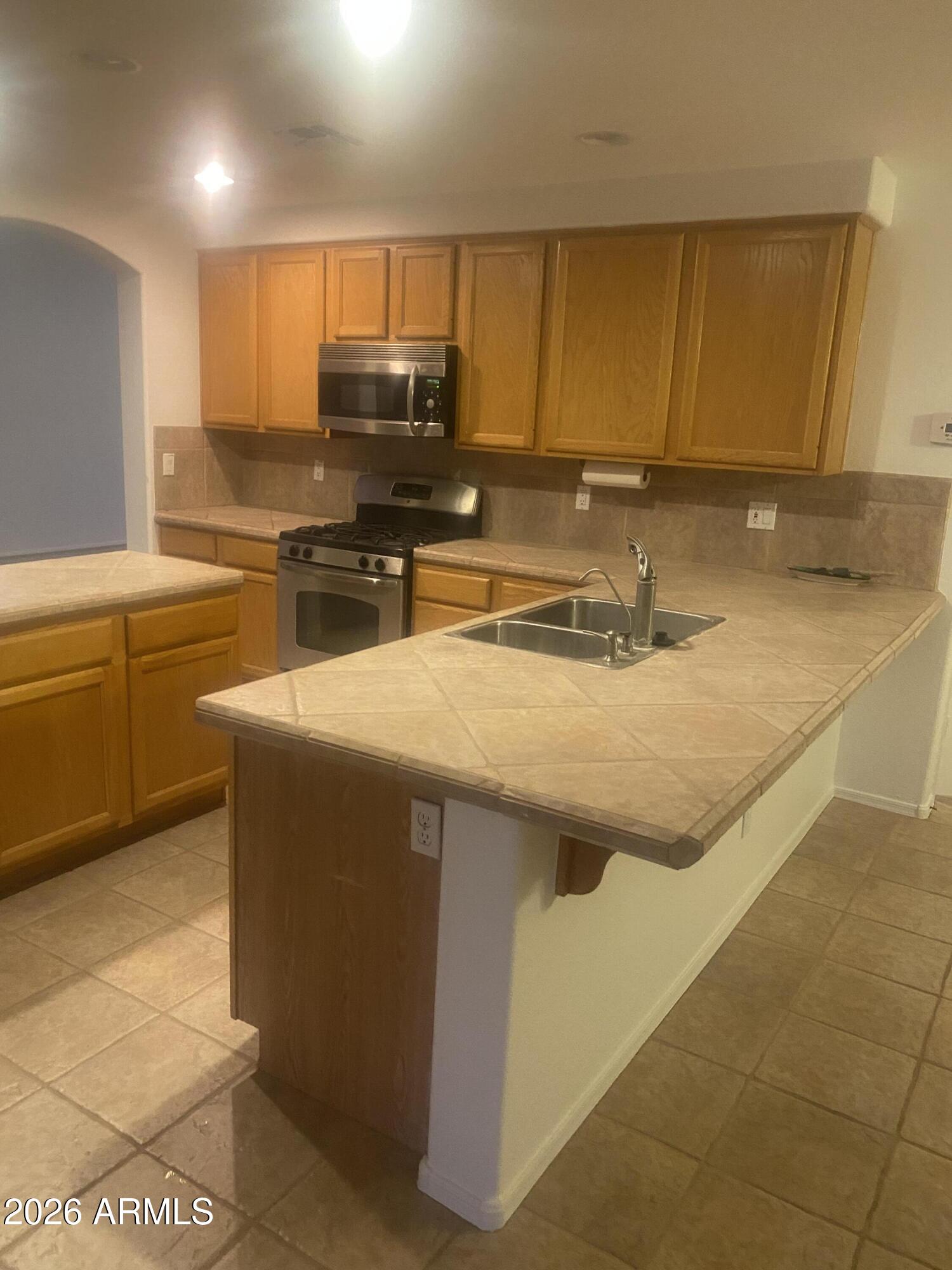 4439 E RED RANGE Way