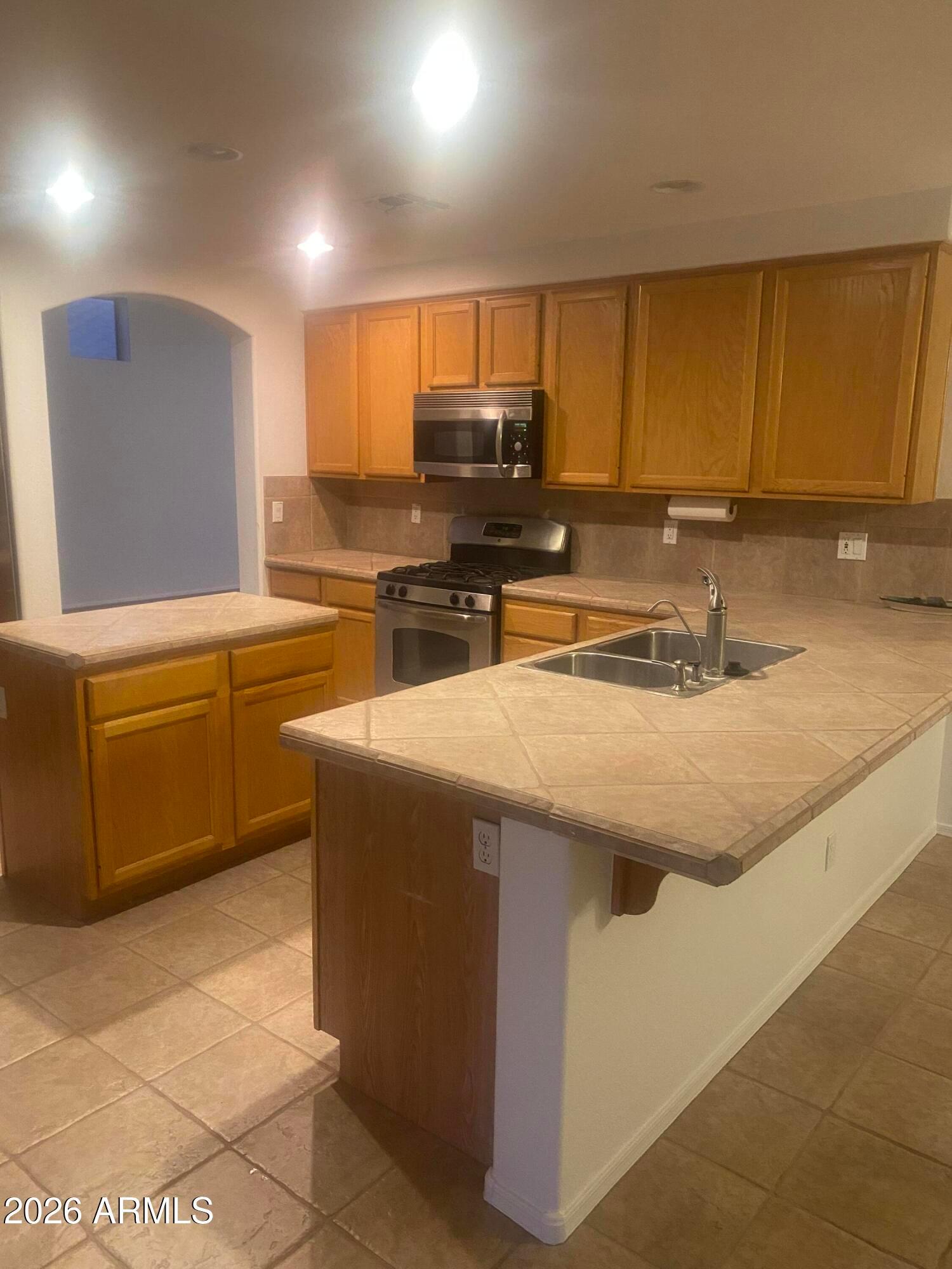 4439 E RED RANGE Way