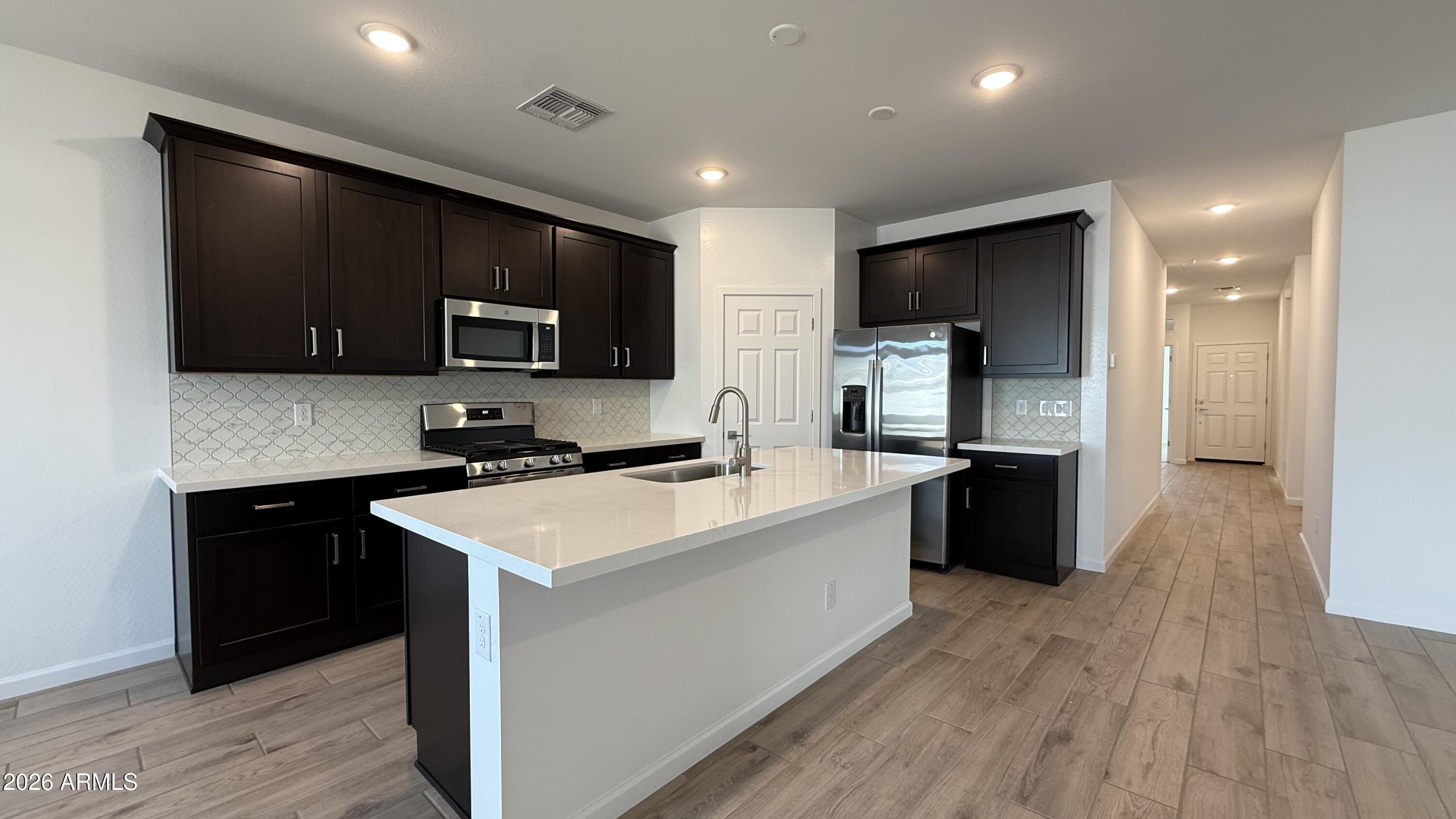 47652 W KENNER Drive