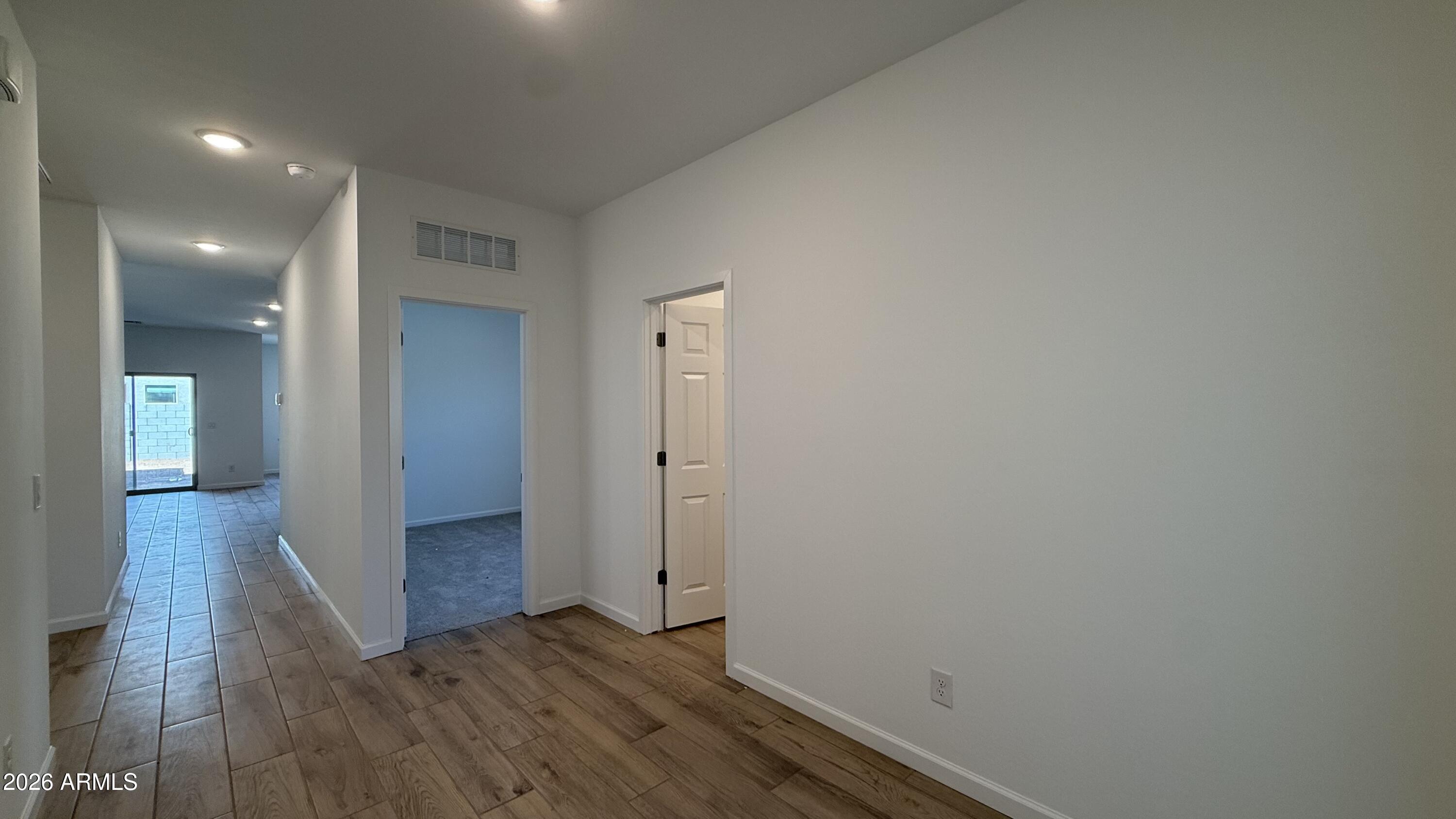 47652 W KENNER Drive