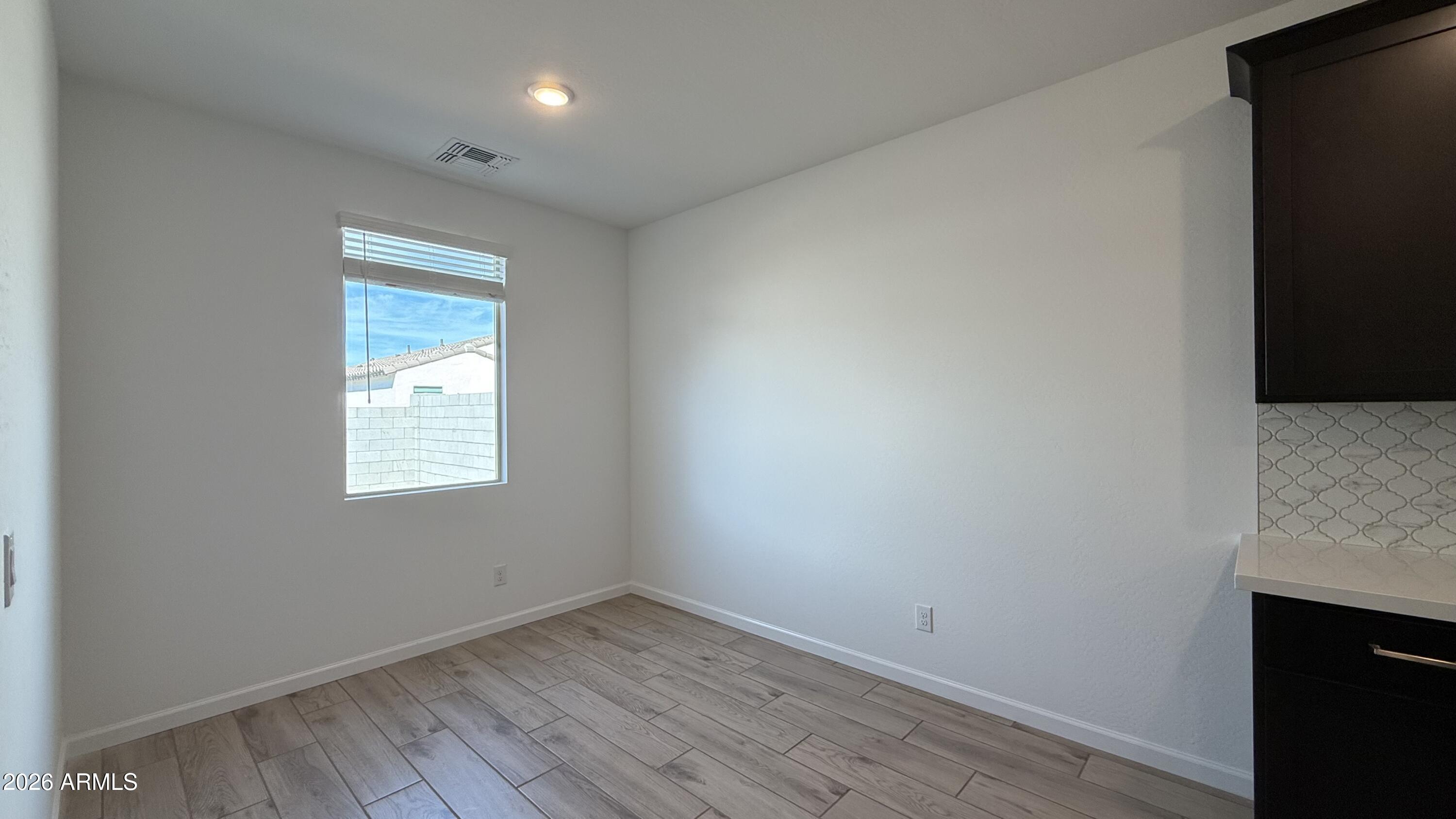 47652 W KENNER Drive