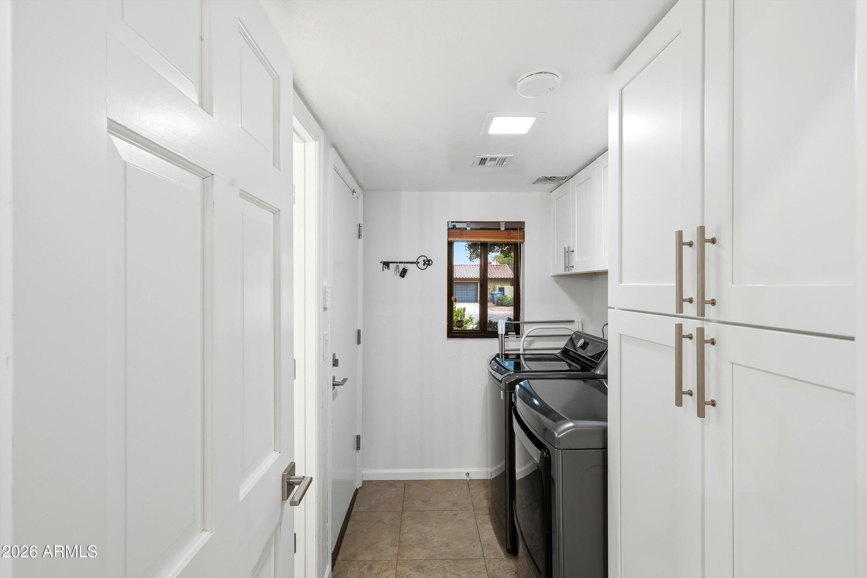 5234 E PARADISE Drive