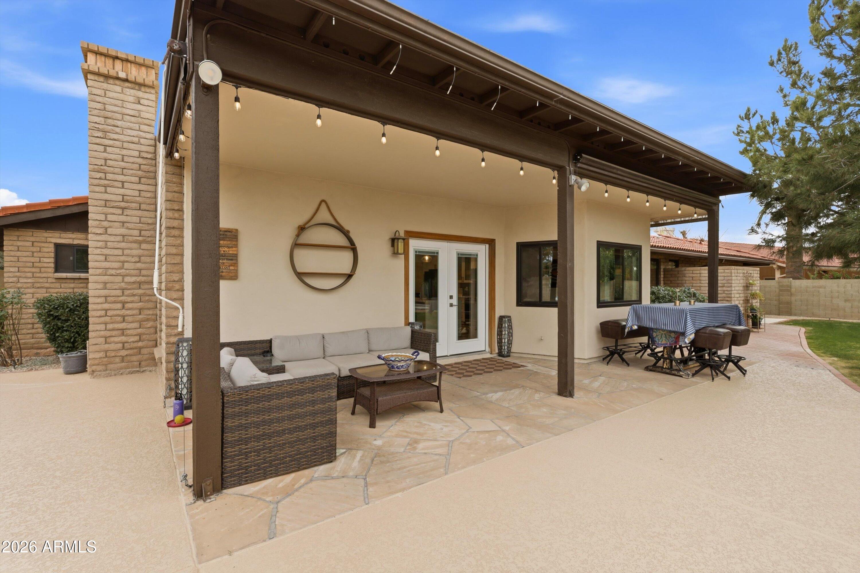 5234 E PARADISE Drive