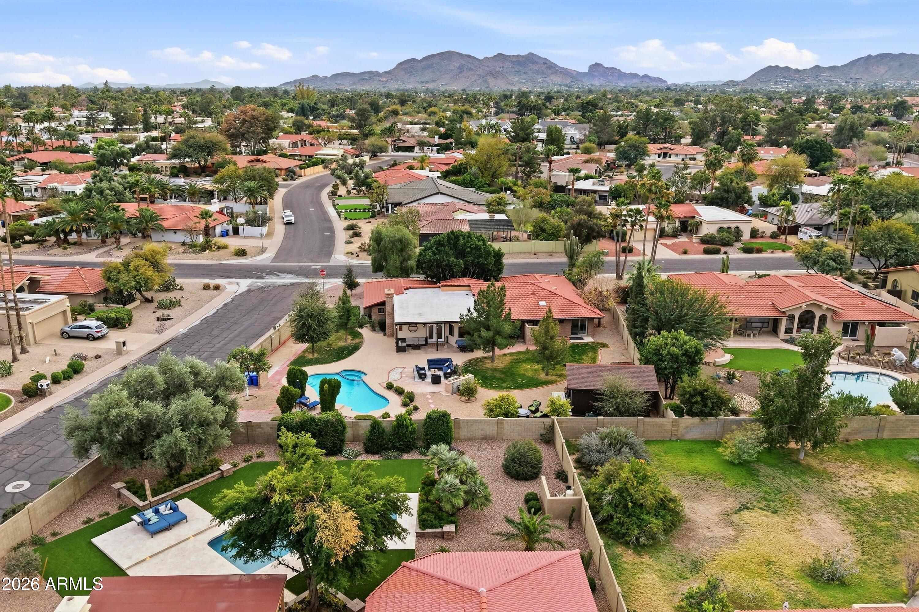 5234 E PARADISE Drive