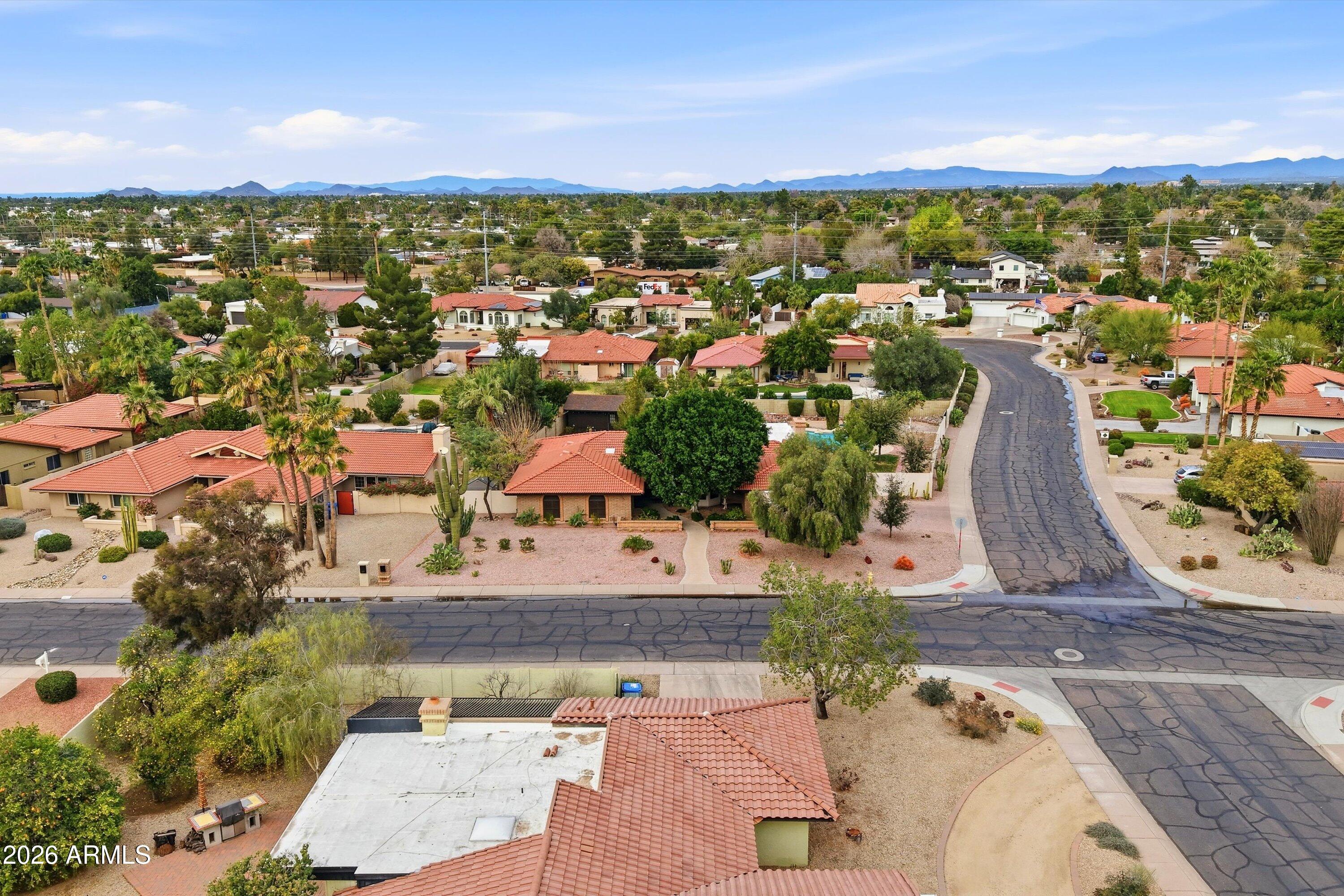 5234 E PARADISE Drive