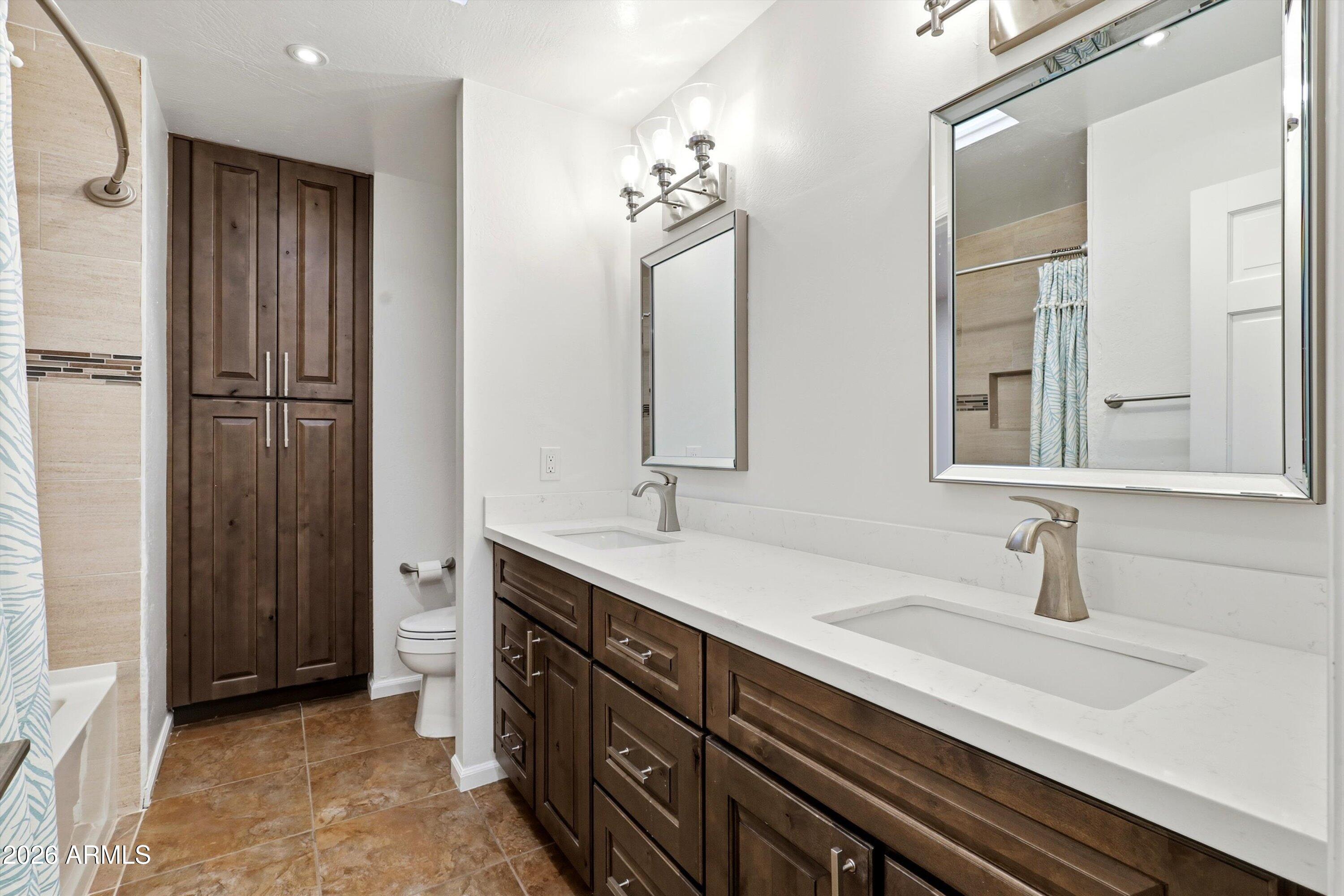 5234 E PARADISE Drive