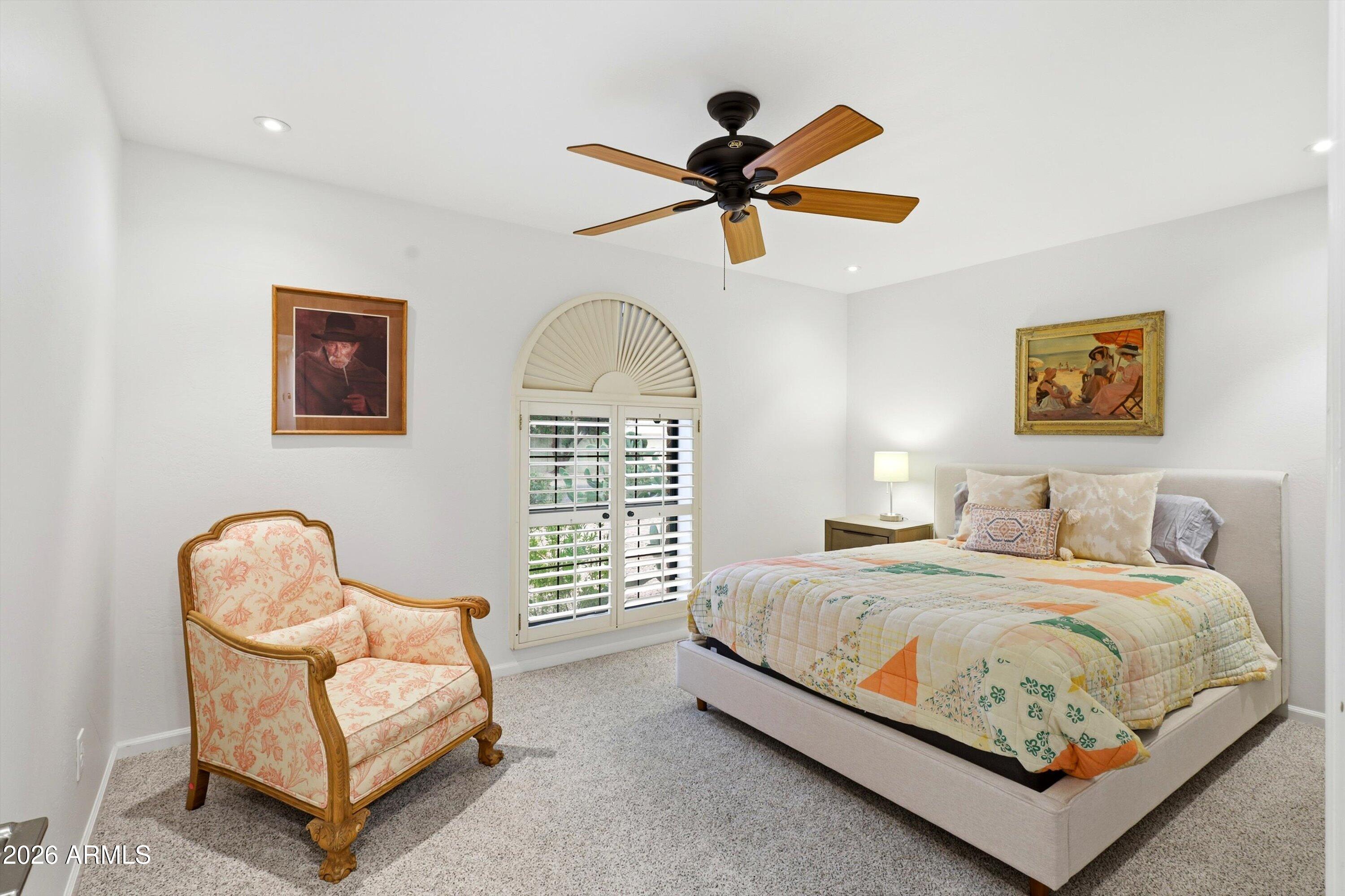 5234 E PARADISE Drive