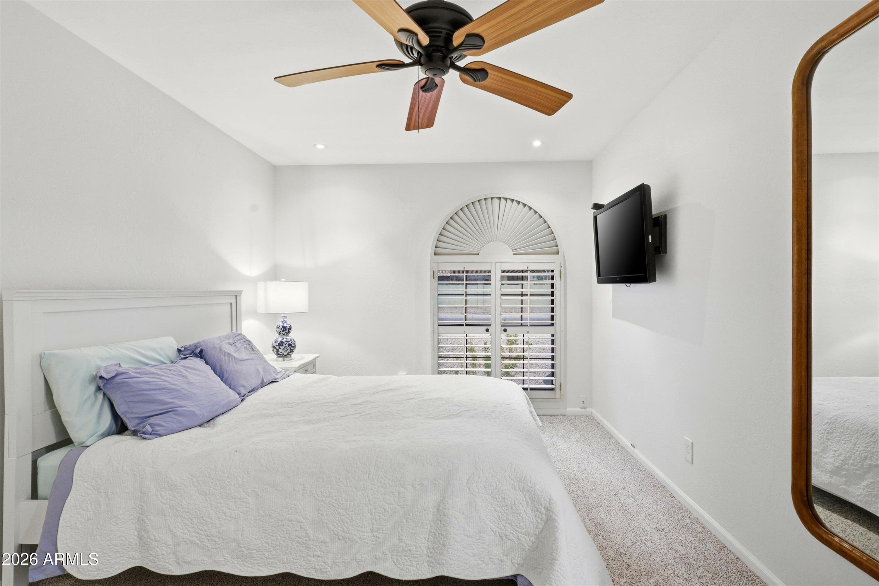 5234 E PARADISE Drive