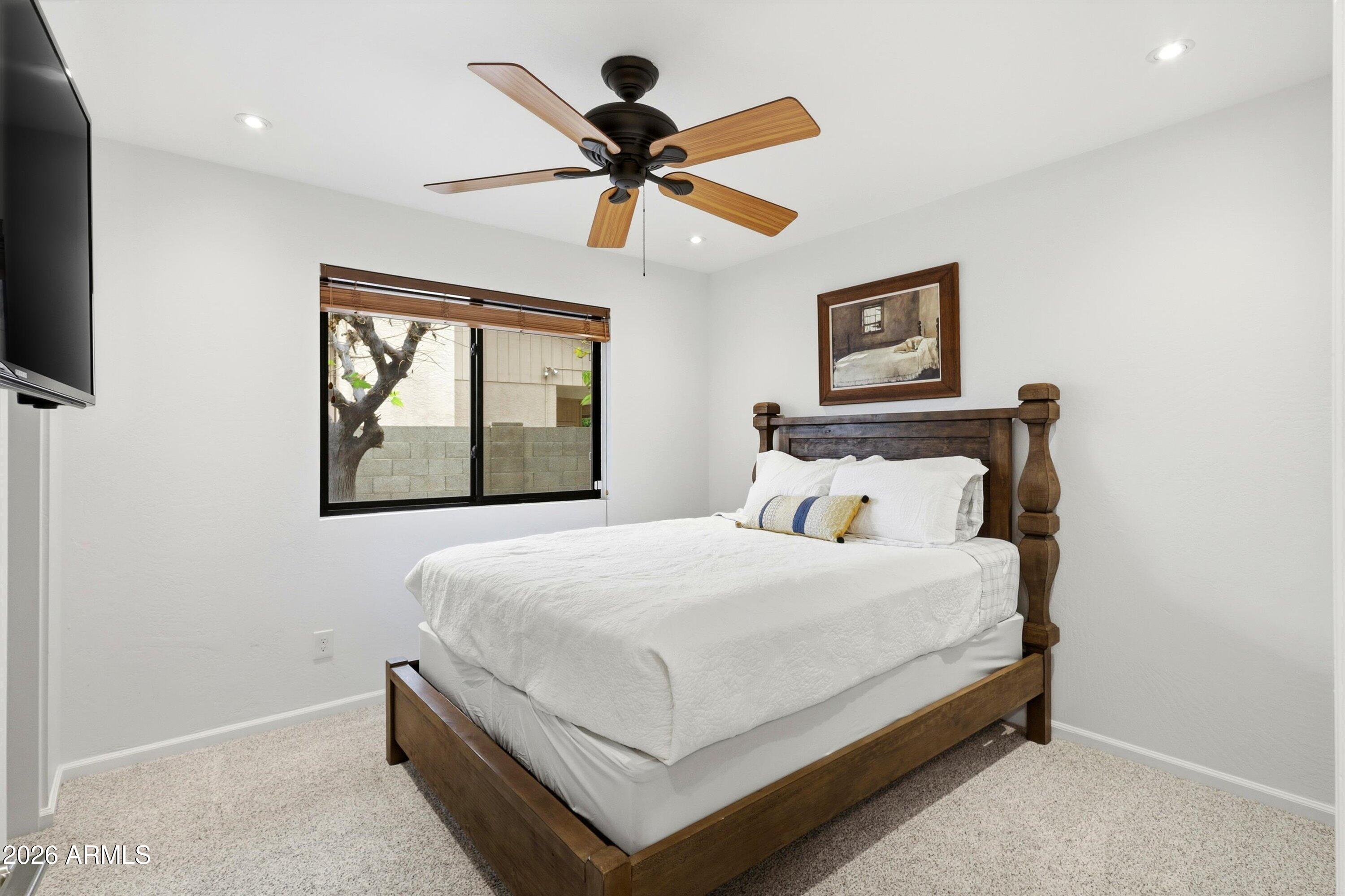 5234 E PARADISE Drive