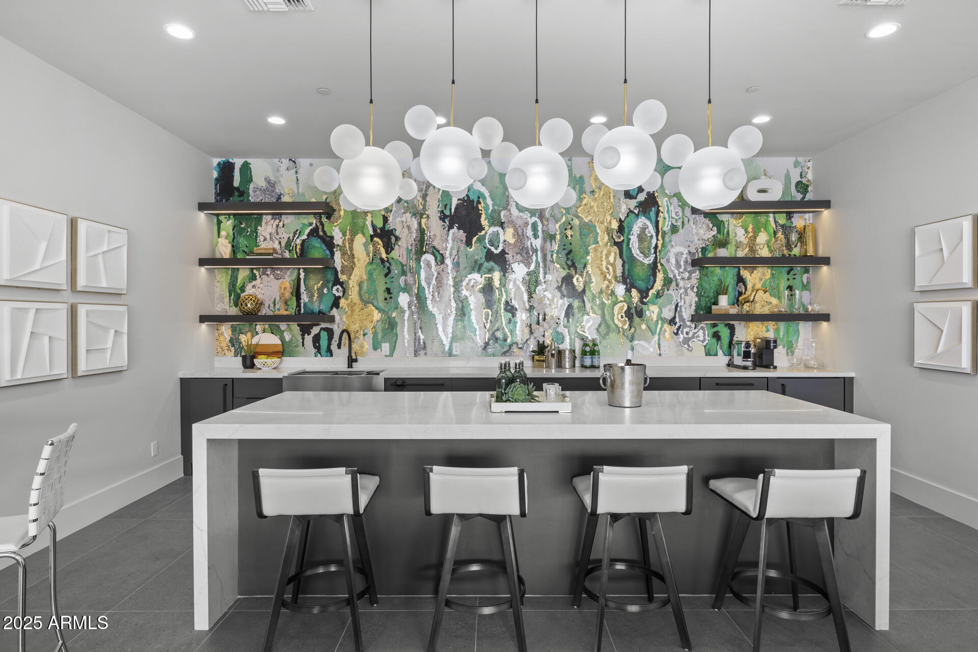 8520 E CACTUS WREN Road