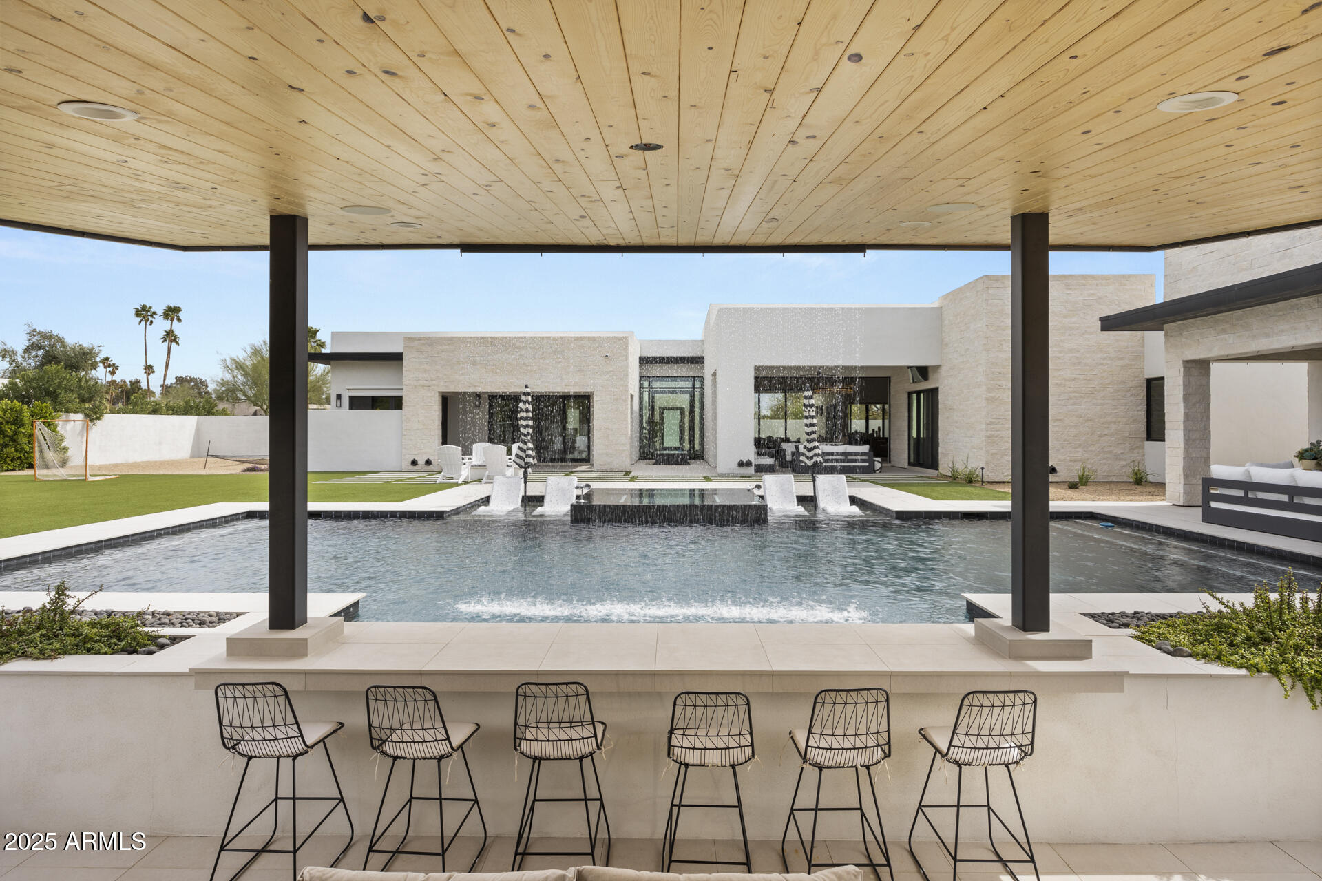 8520 E CACTUS WREN Road