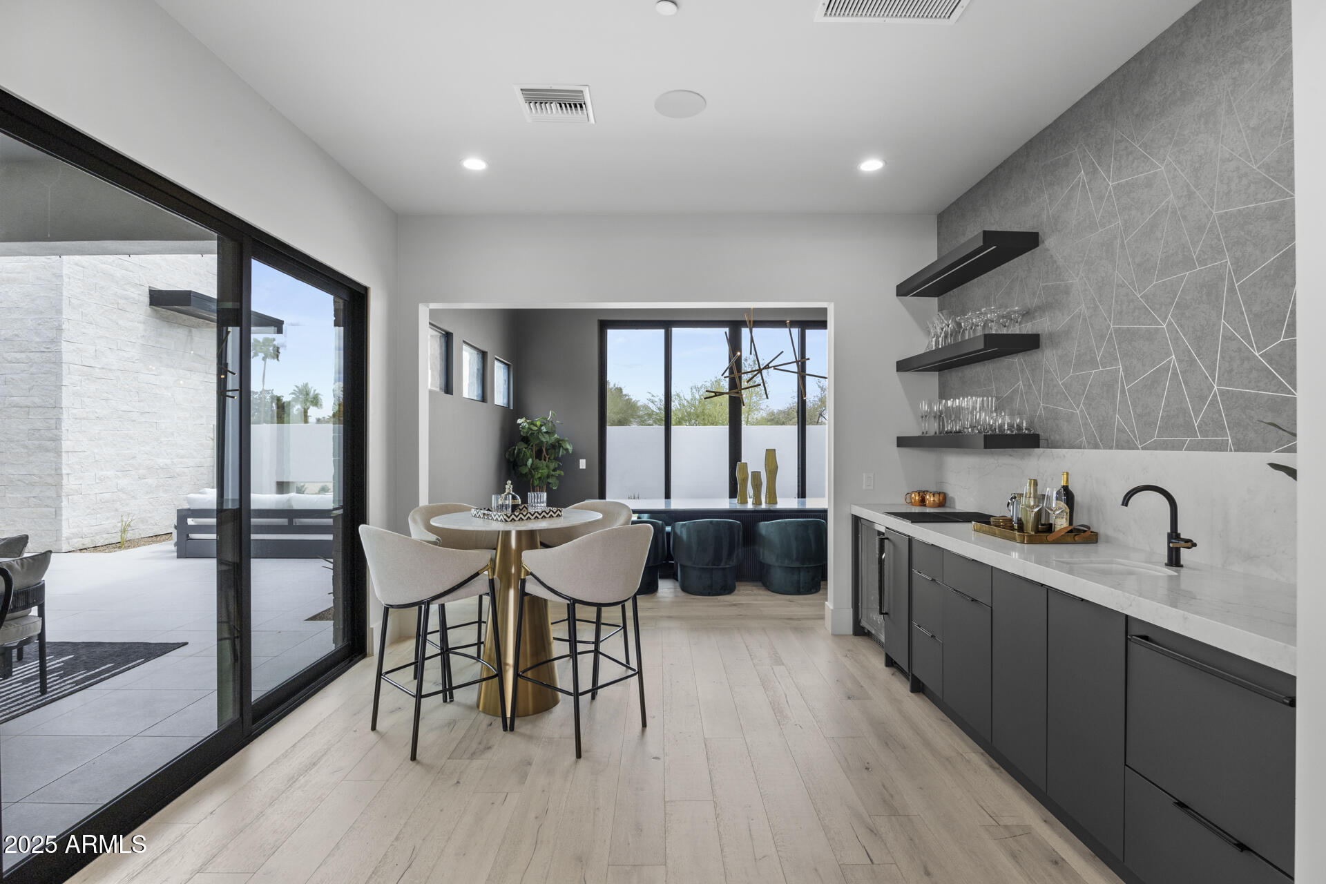 8520 E CACTUS WREN Road