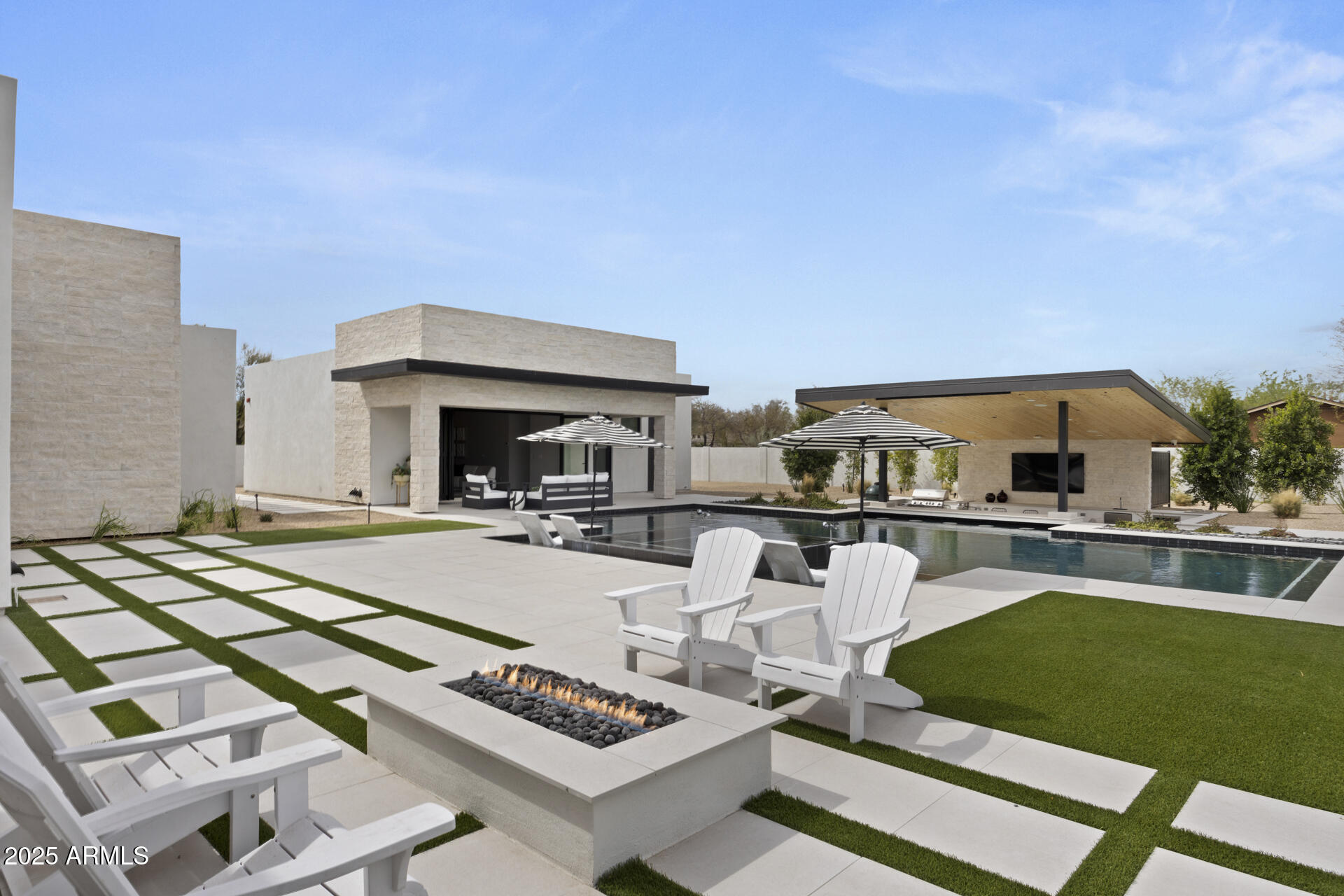 8520 E CACTUS WREN Road