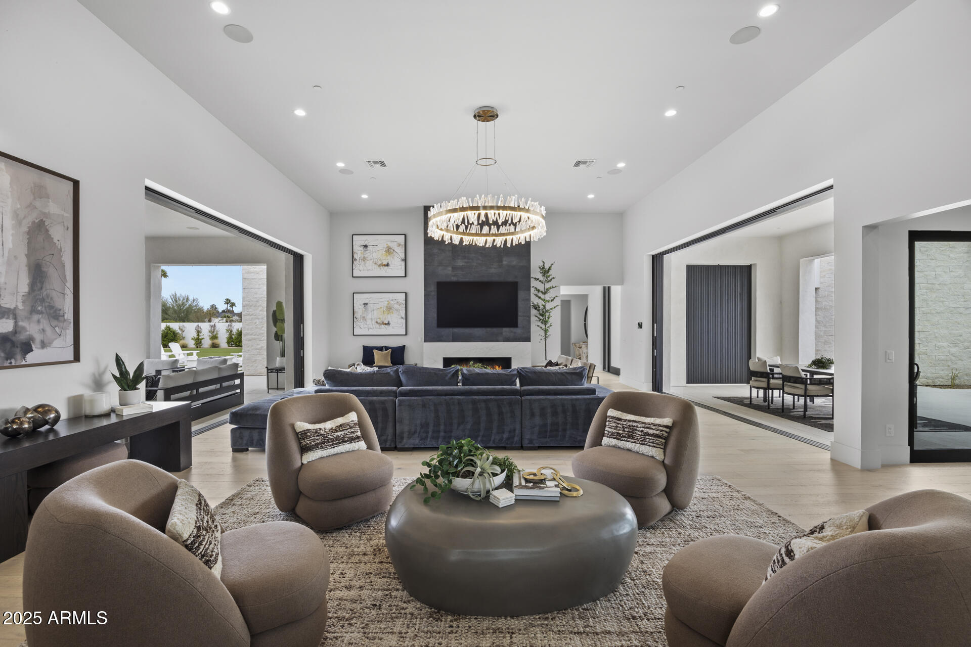 8520 E CACTUS WREN Road