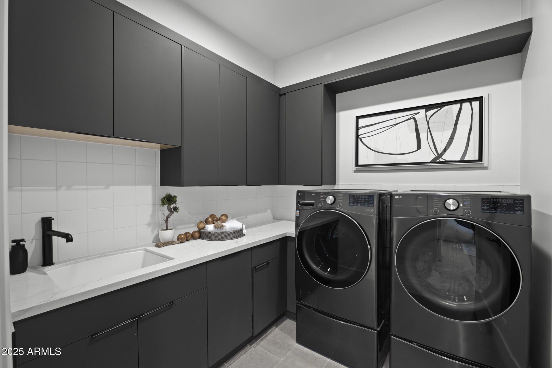 8520 E CACTUS WREN Road