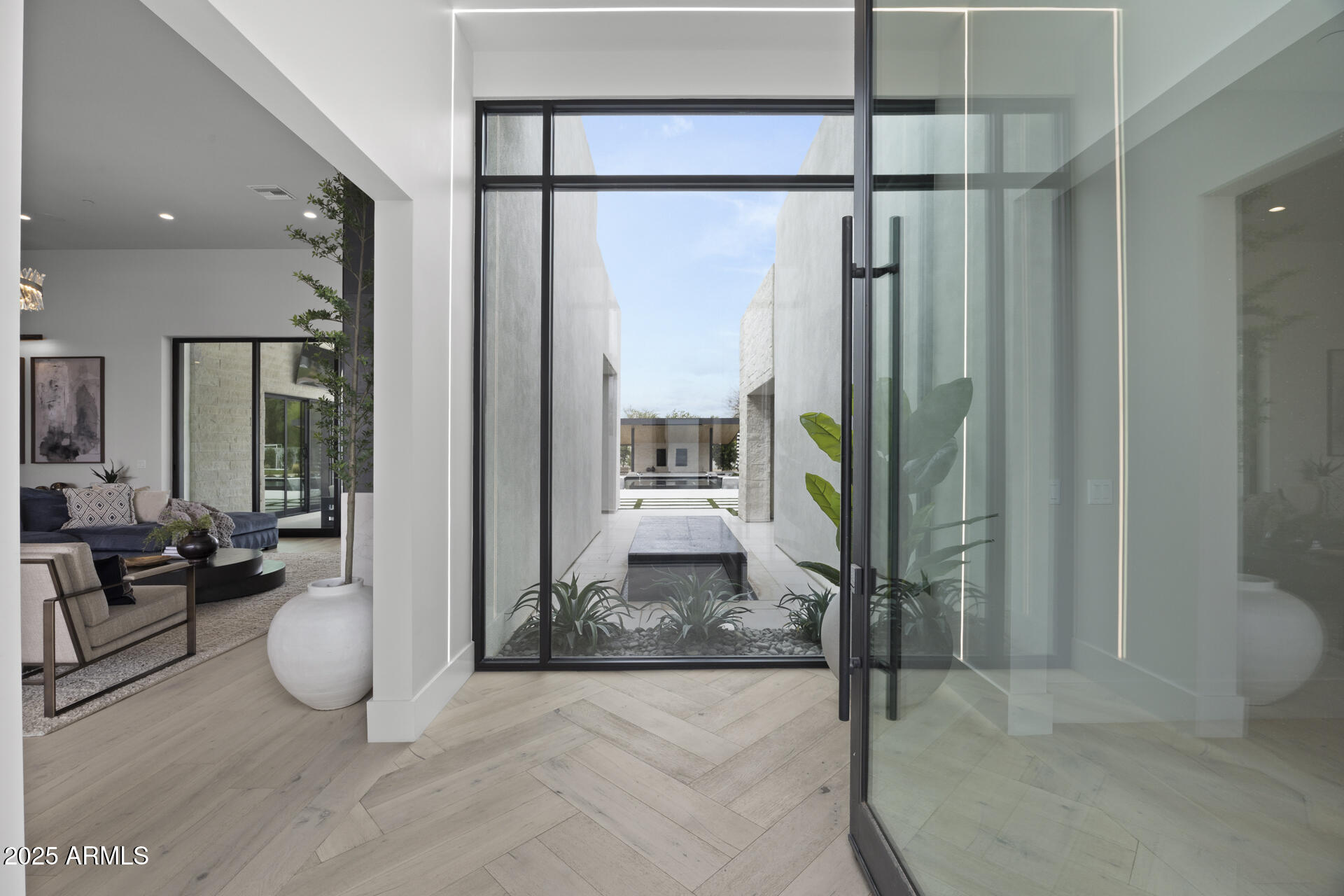 8520 E CACTUS WREN Road