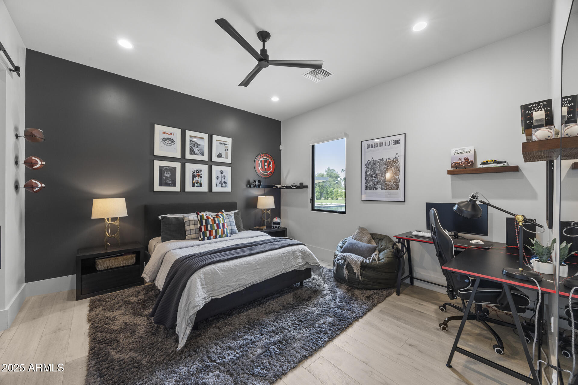 8520 E CACTUS WREN Road