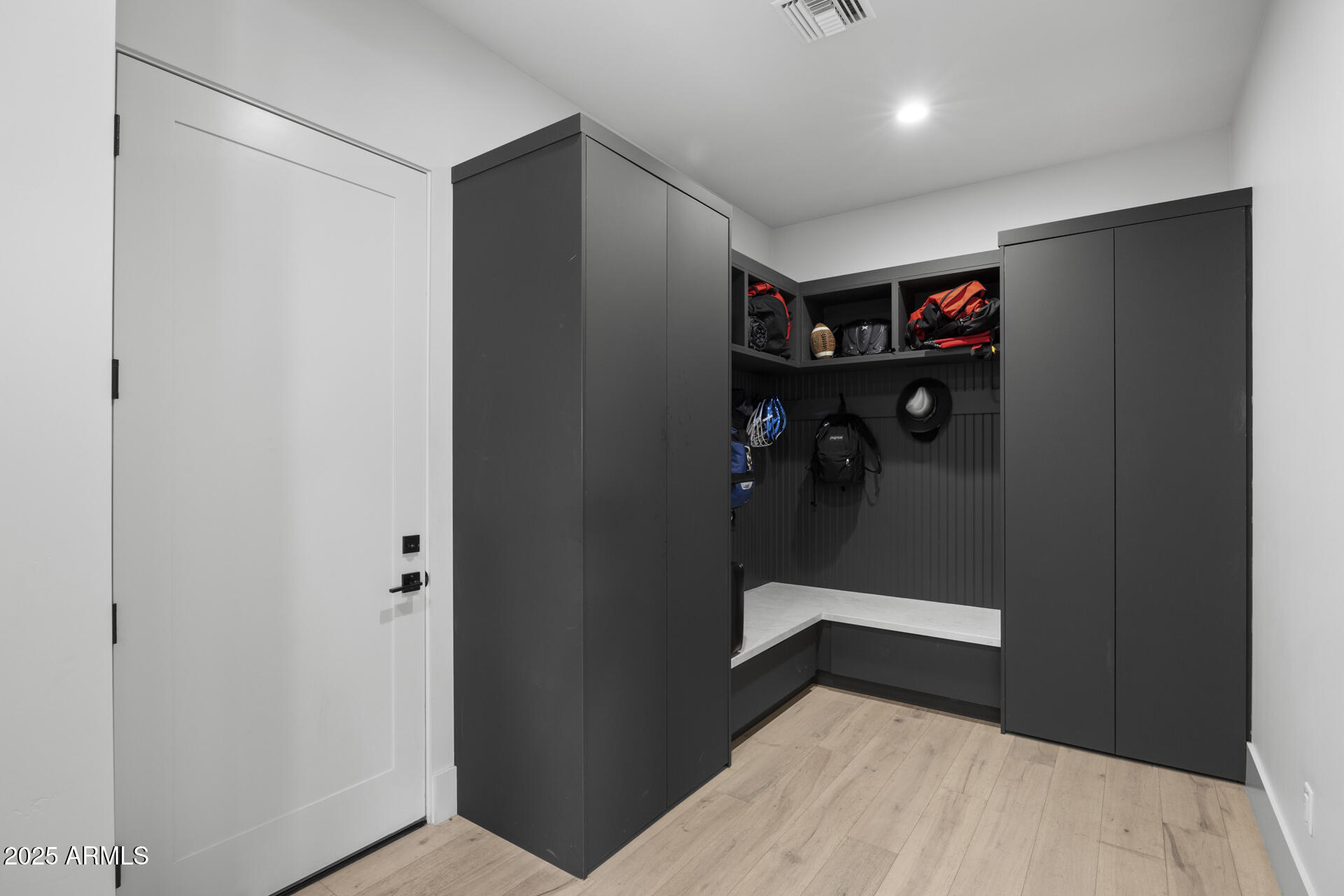 8520 E CACTUS WREN Road