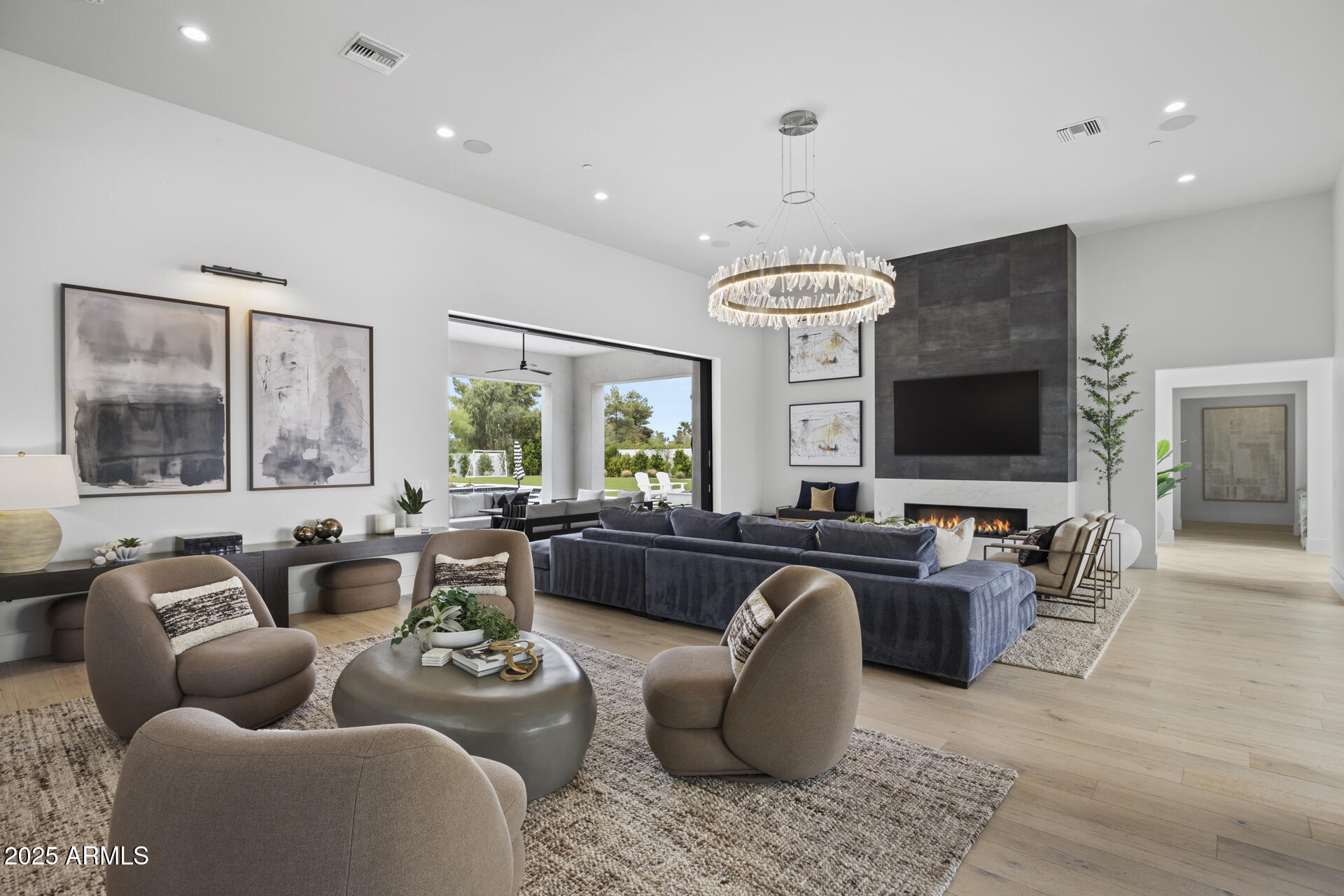 8520 E CACTUS WREN Road